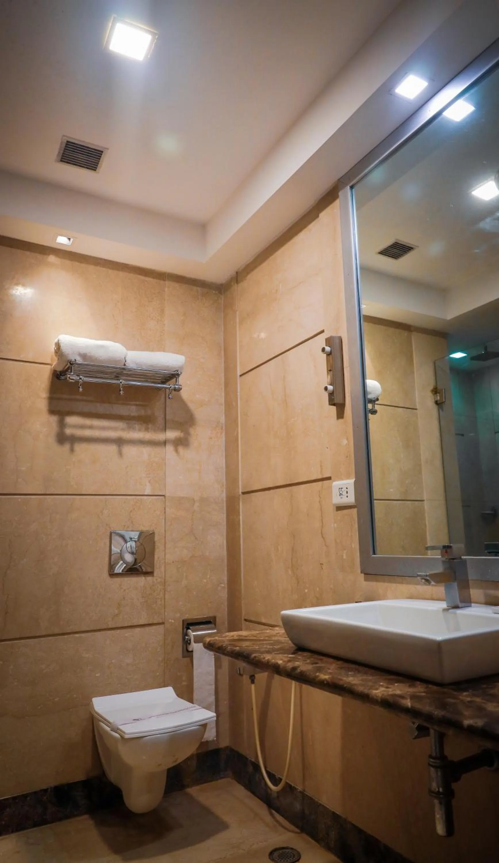 Bathroom in Hotel Airport Residency