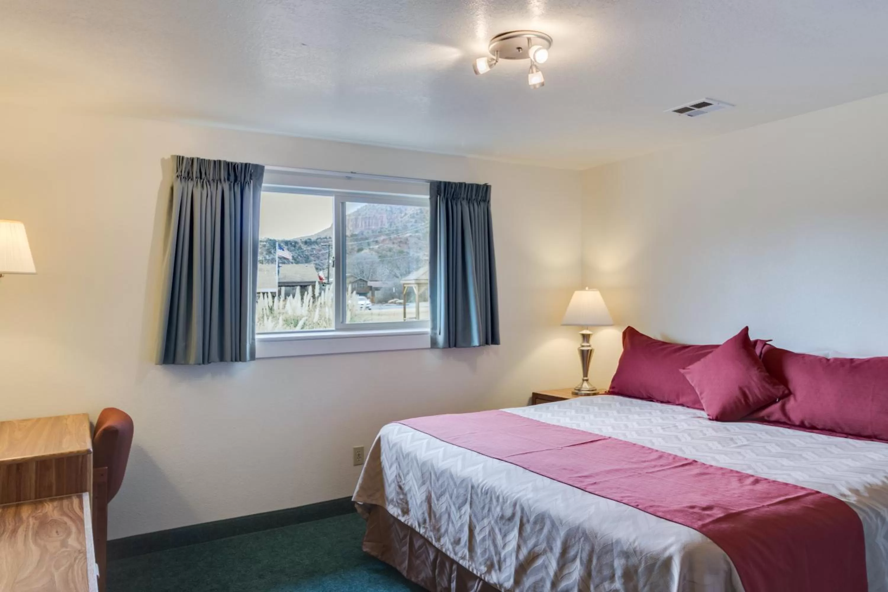 Bed in Zion Park Motel