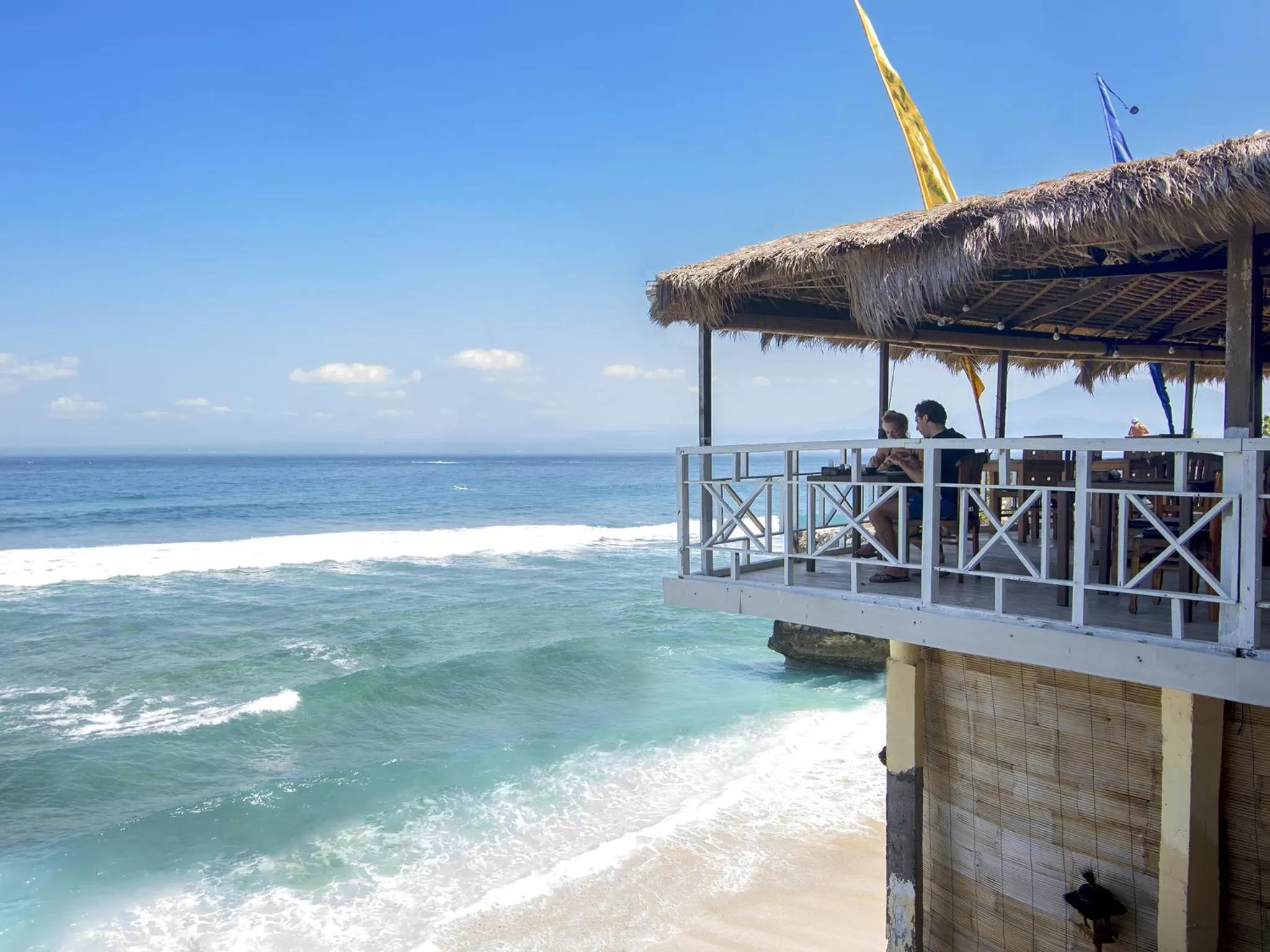 Restaurant/places to eat in Mushroom Beach Bungalows