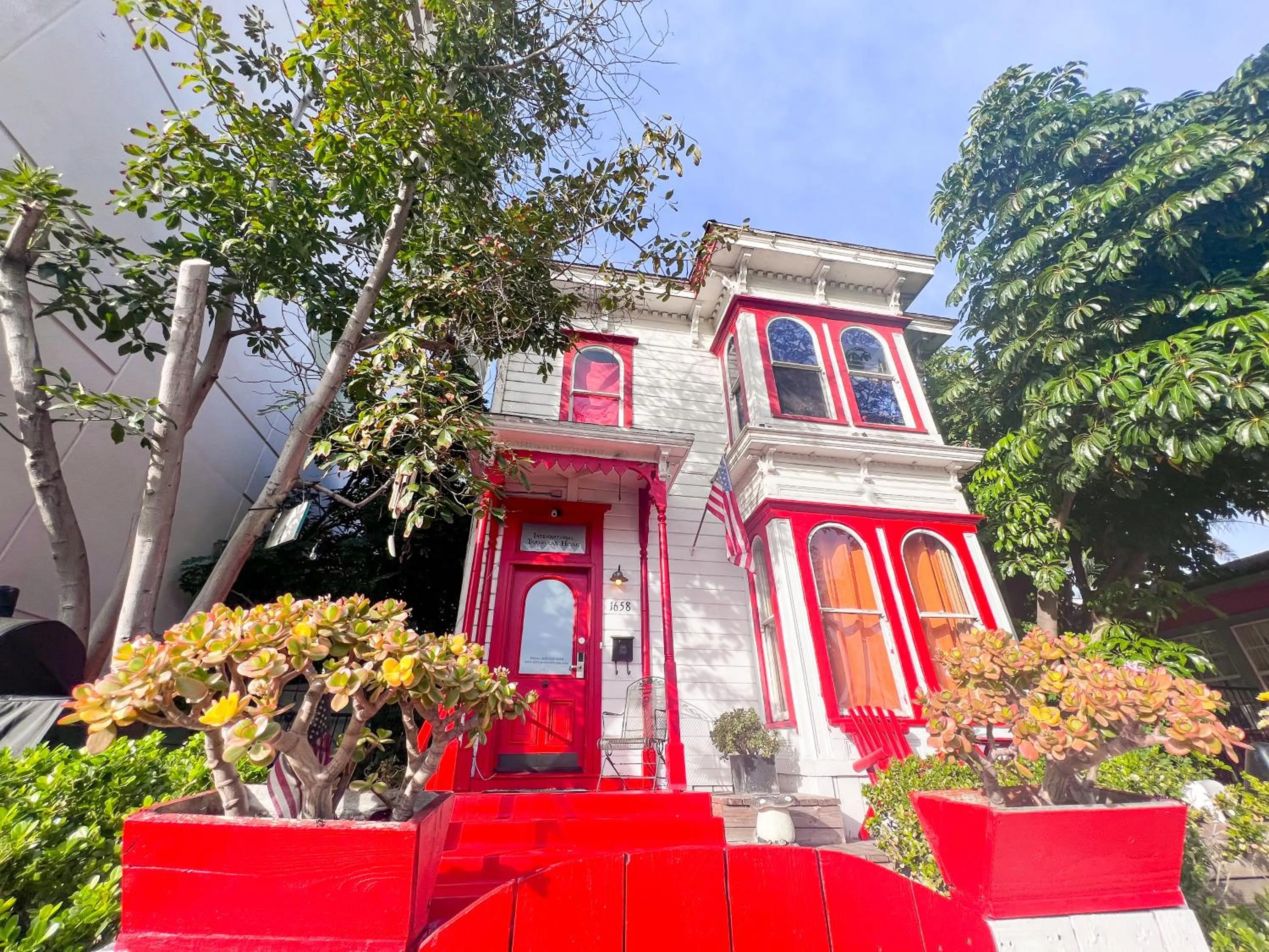 Property building in ITH San Diego Adventure Hostel