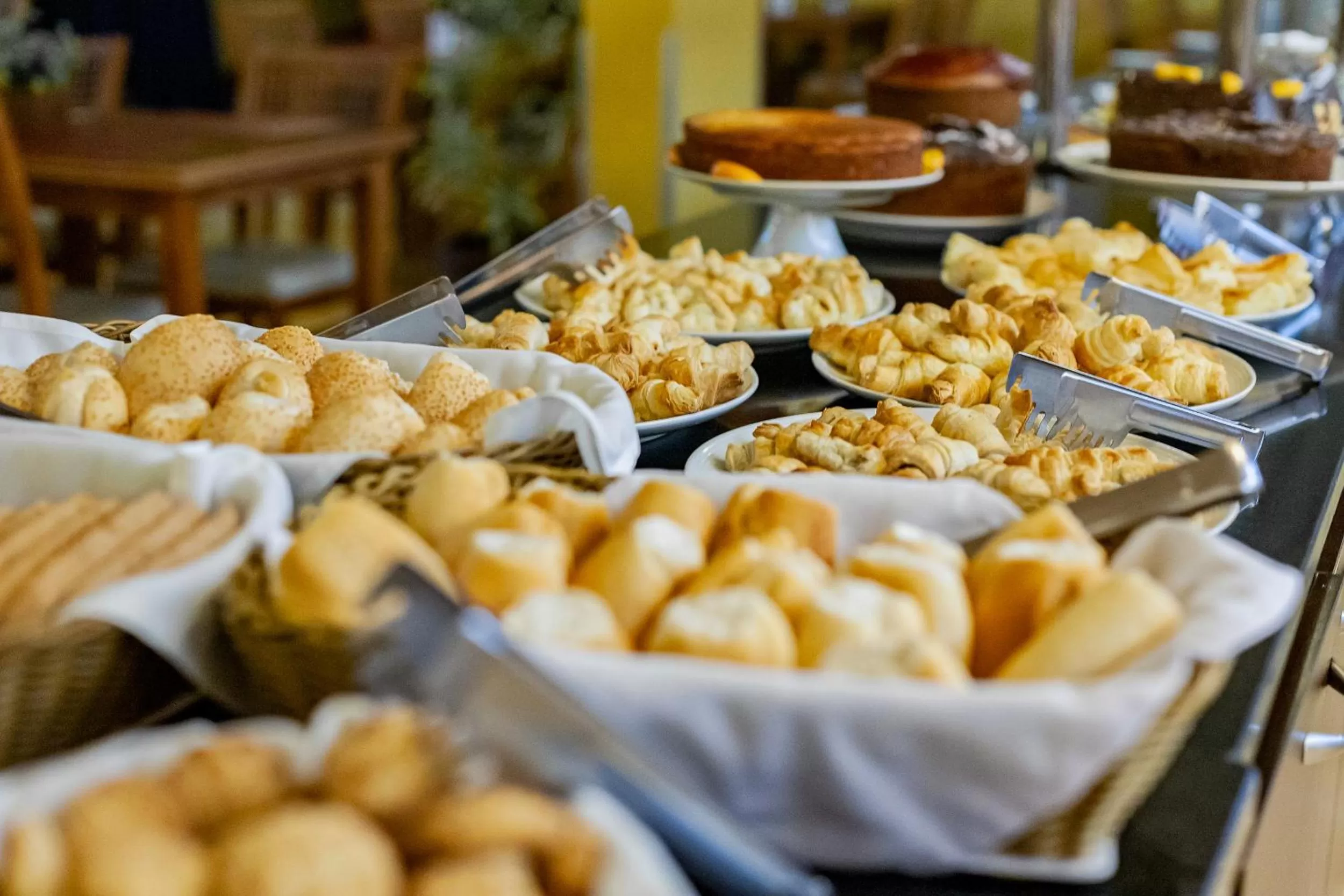 Breakfast in Tri Hotel Executive Caxias