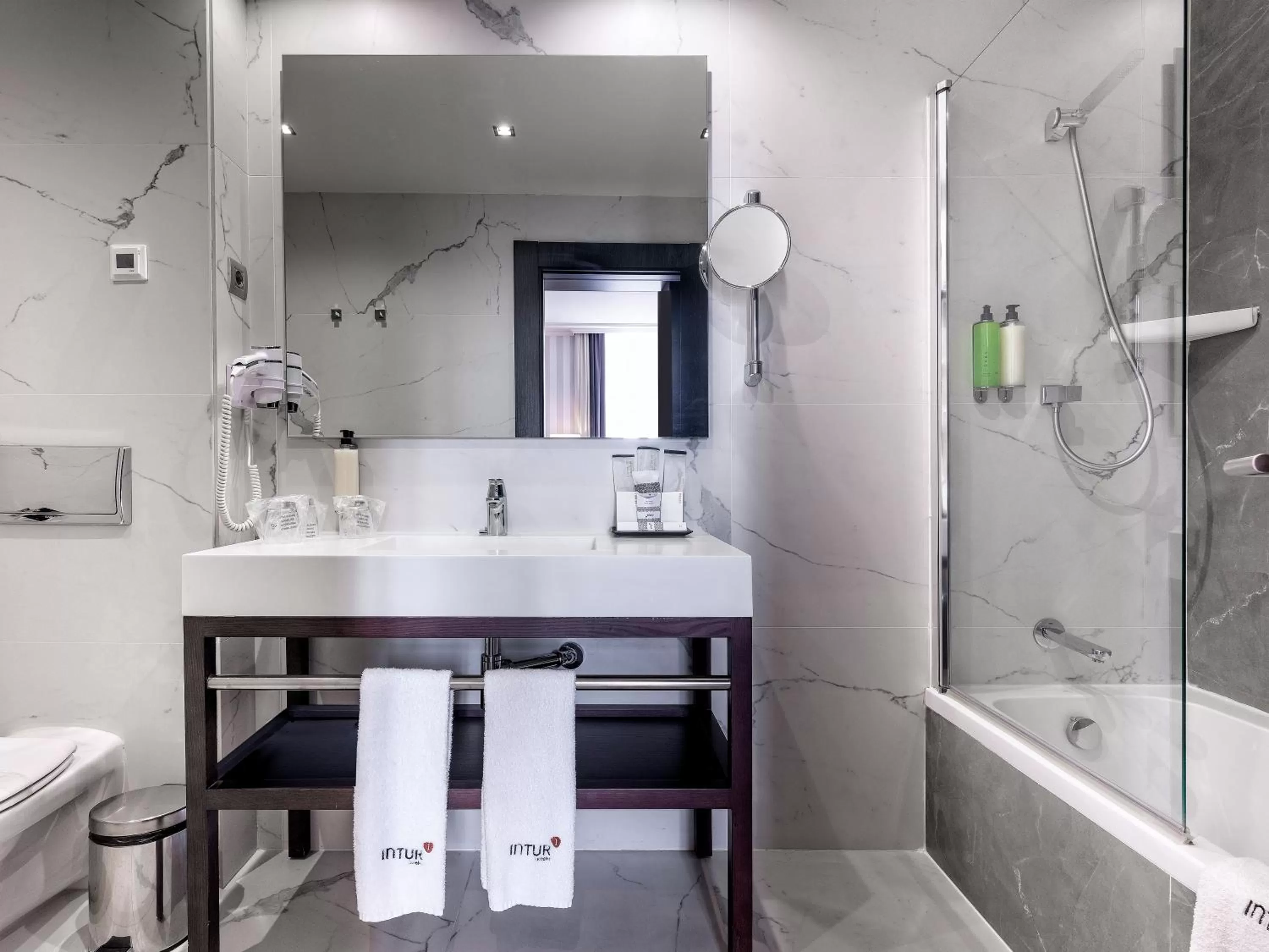 Bathroom in Intelier Palacio San Martin