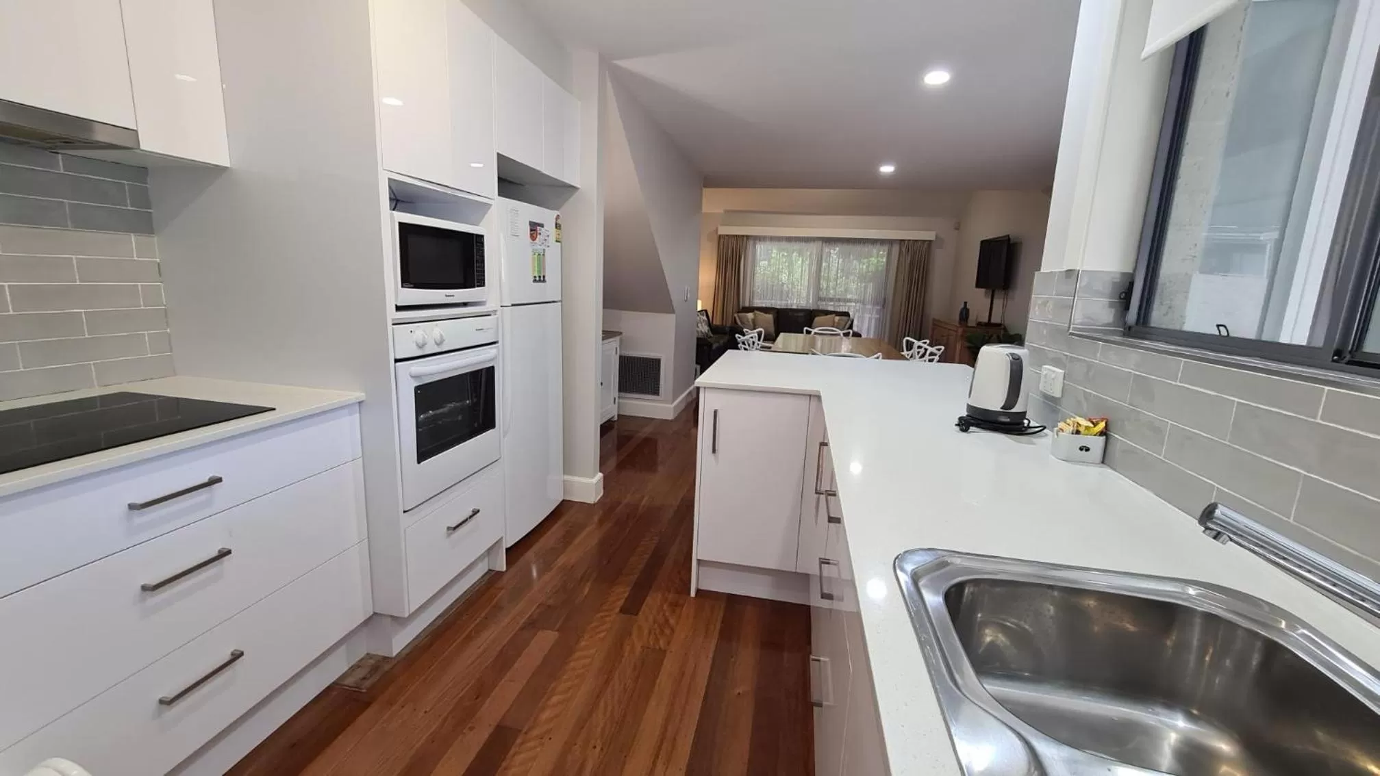 dishwasher in Stay At Raffertys Resort