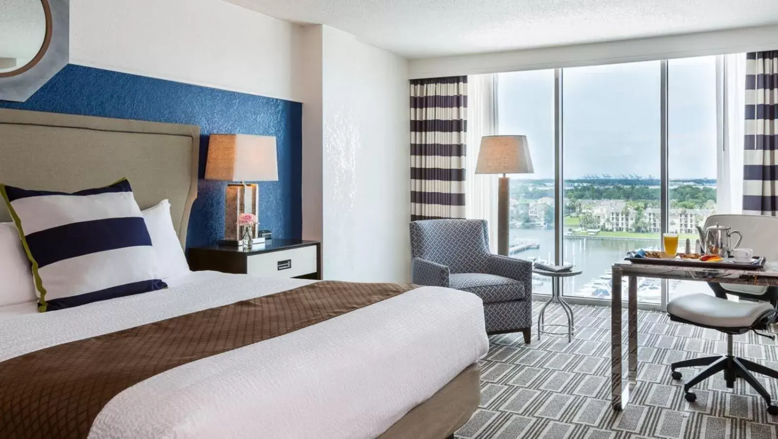 Deluxe King in South Shore Harbour Resort and Conference Center Deluxe King in South Shore Harbour Resort and Conference Center