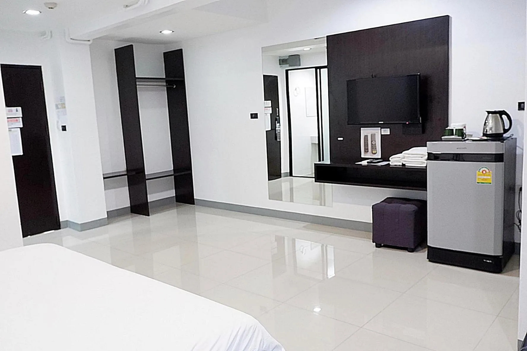 Photo of the whole room in Izen Budget Hotel & Residence