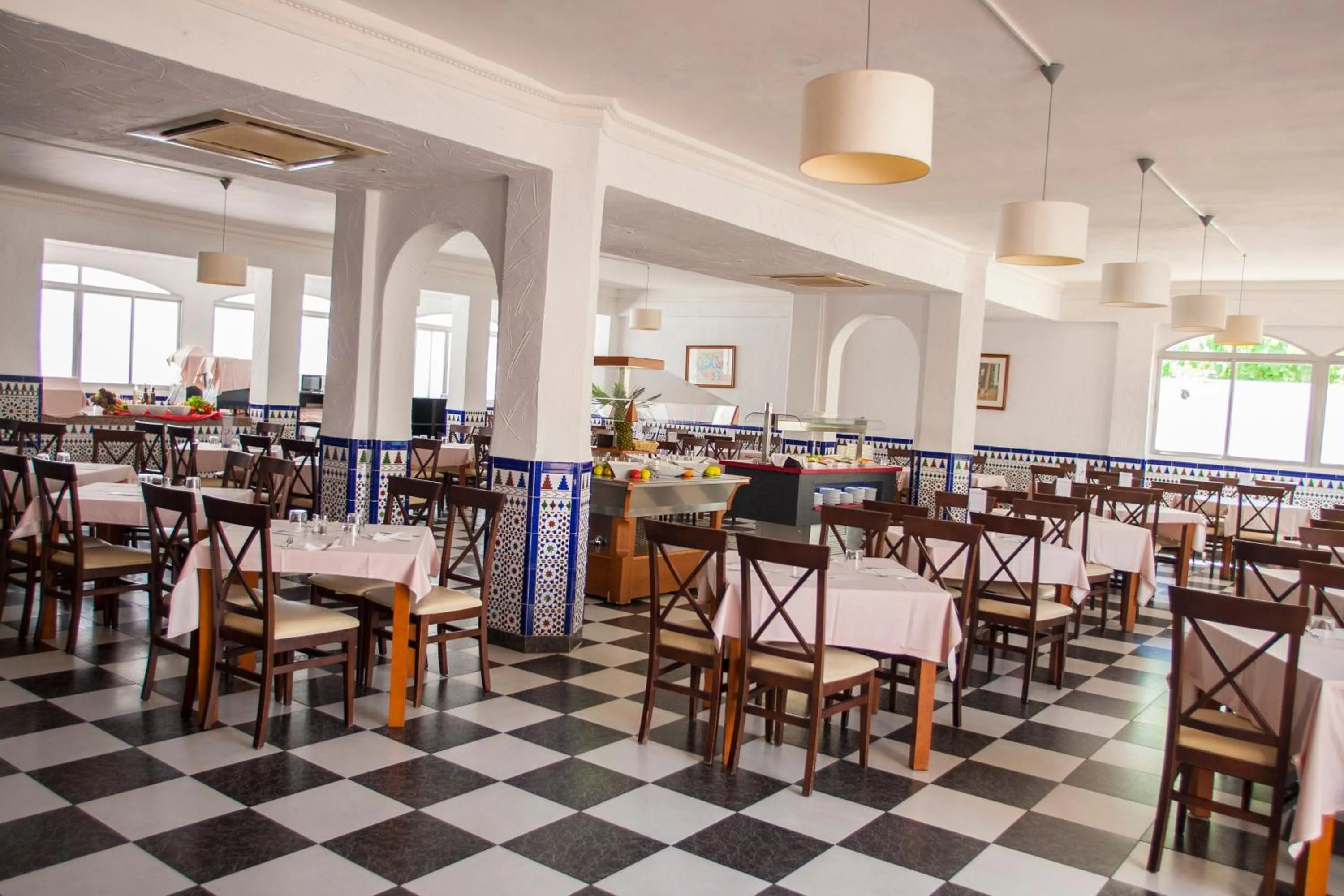 Restaurant/places to eat in Hotel Comarruga Platja