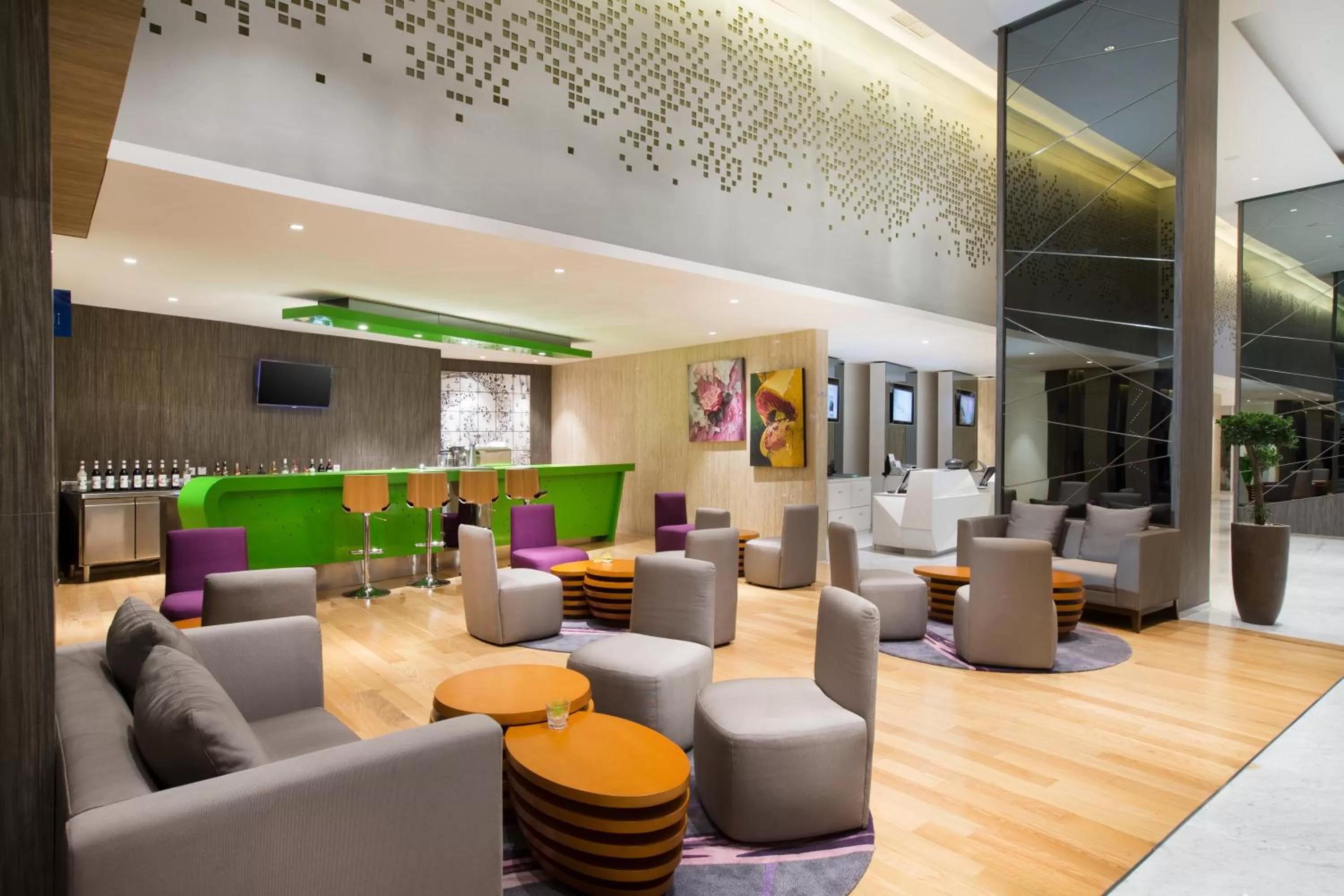 Lounge or bar in Novotel Makassar Grand Shayla