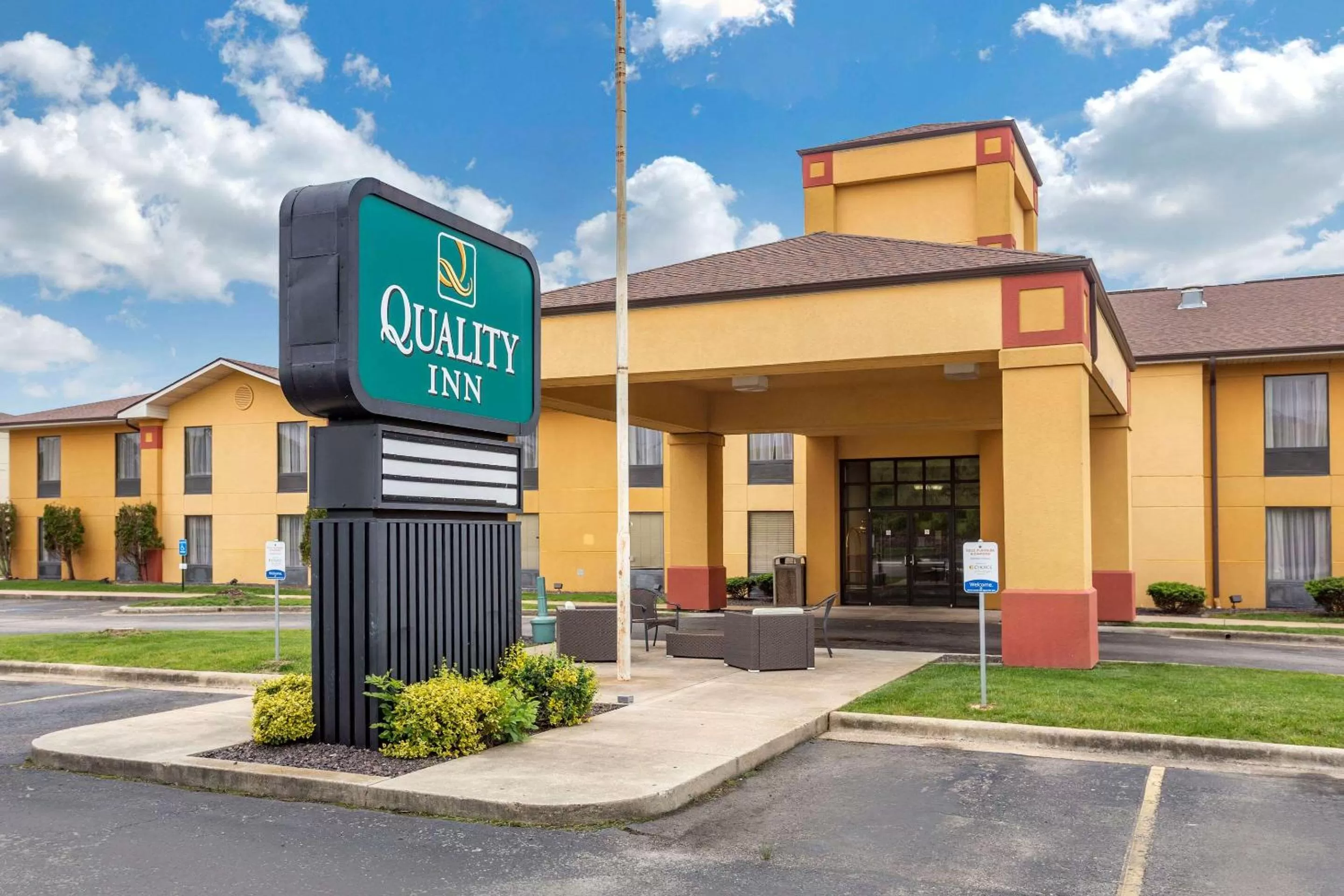 Property building in Quality Inn St Robert - Ft Leonard Wood