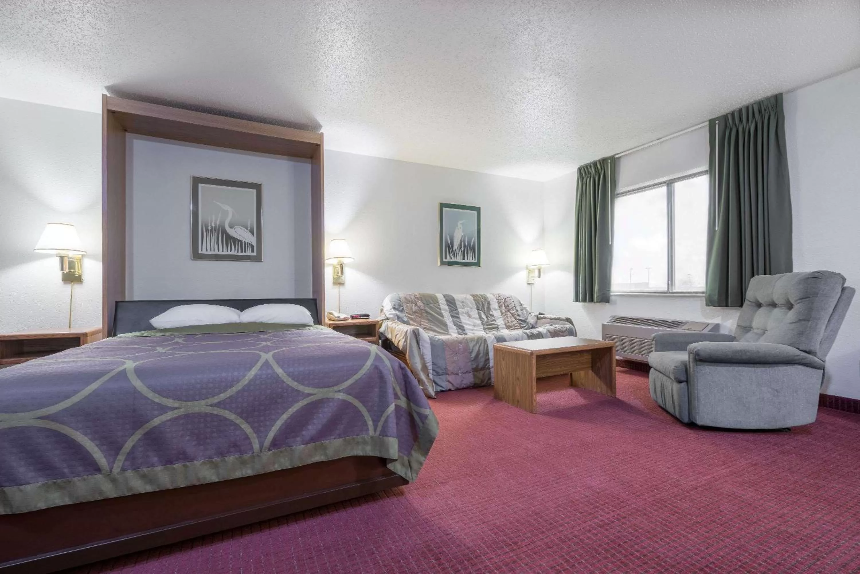 Photo of the whole room, Bed in Super 8 by Wyndham Fond Du Lac