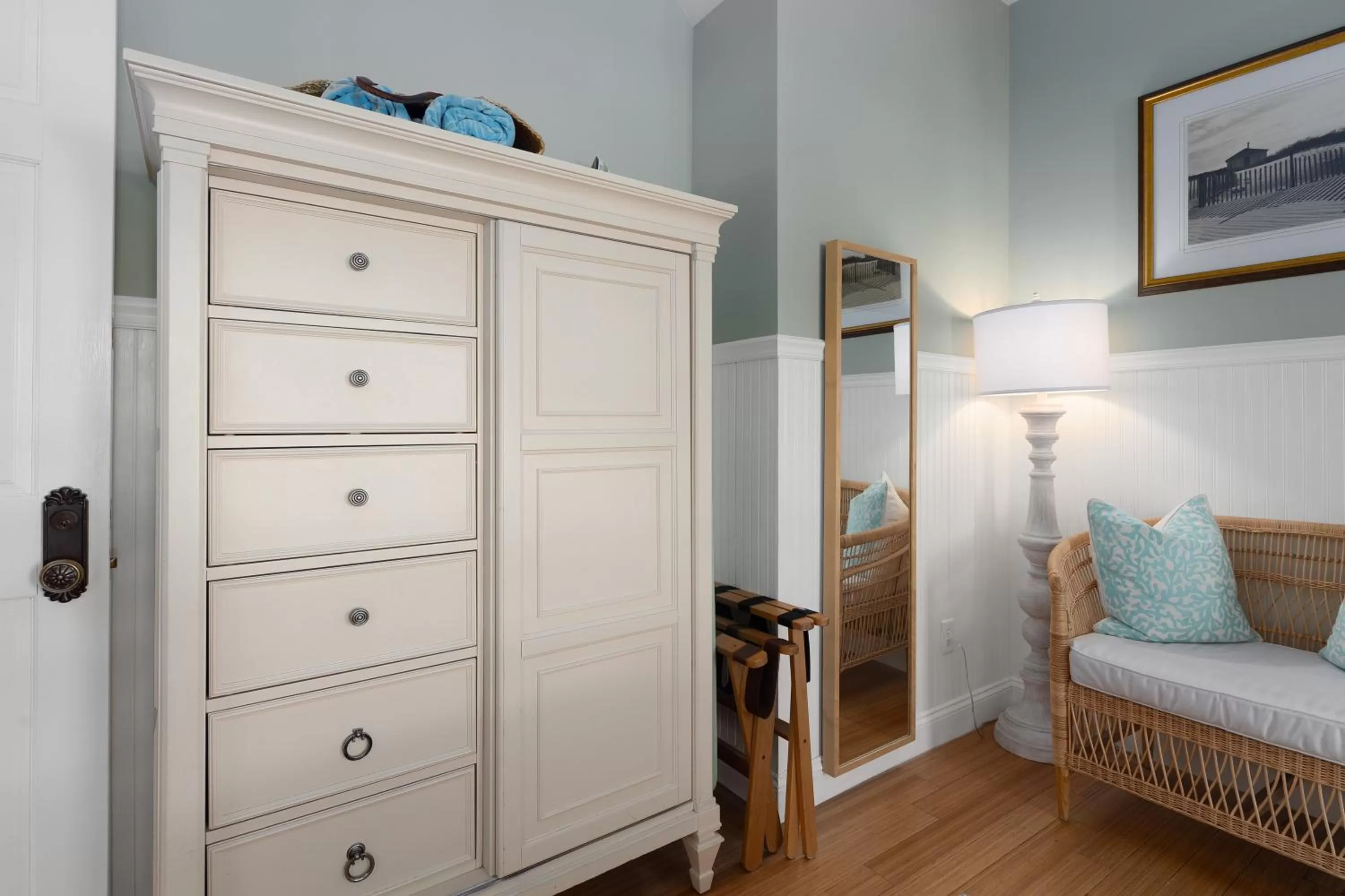 Bed in Inn on the Sound