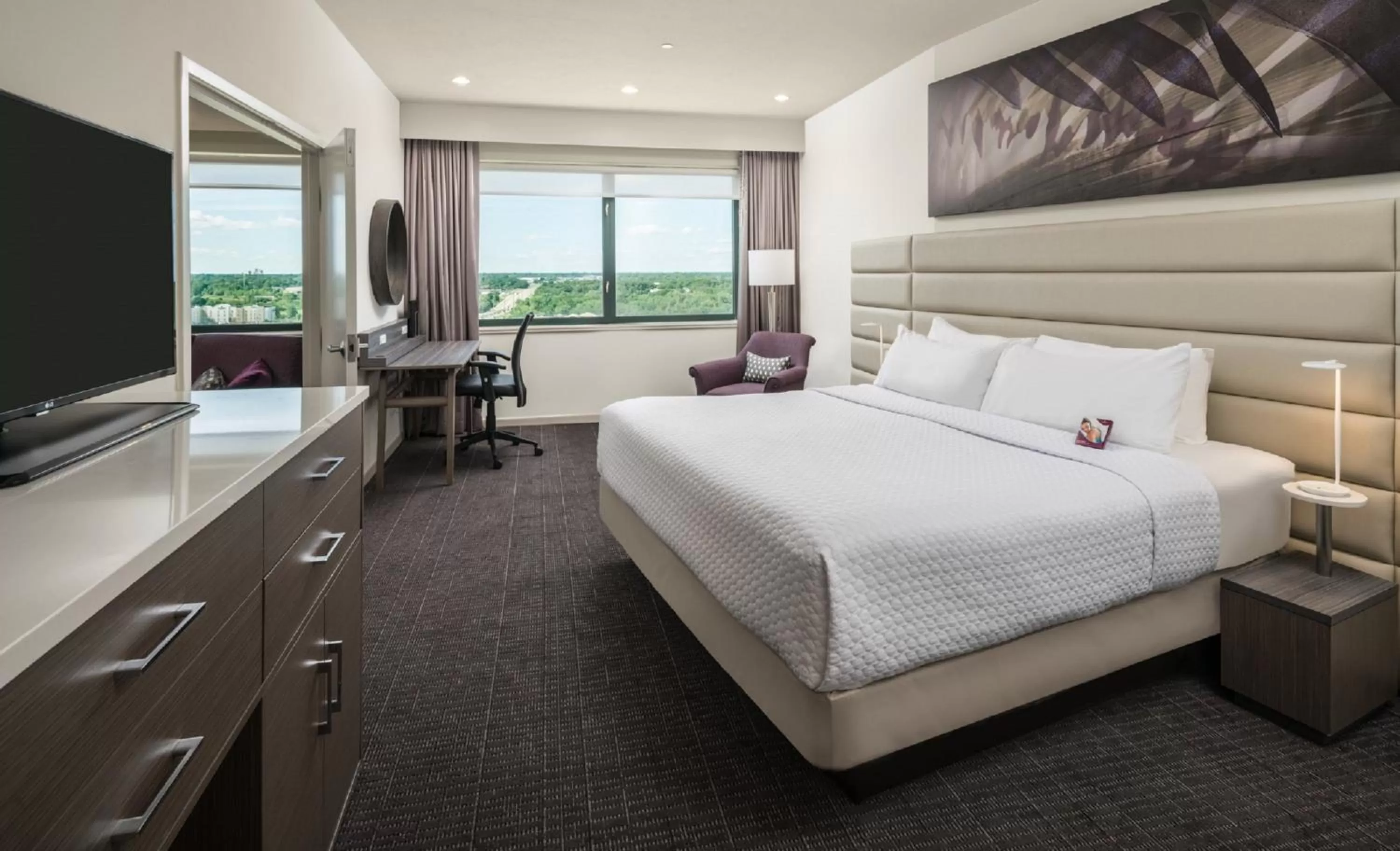 Bedroom, Bed in Crowne Plaza Springfield Convention Center by IHG