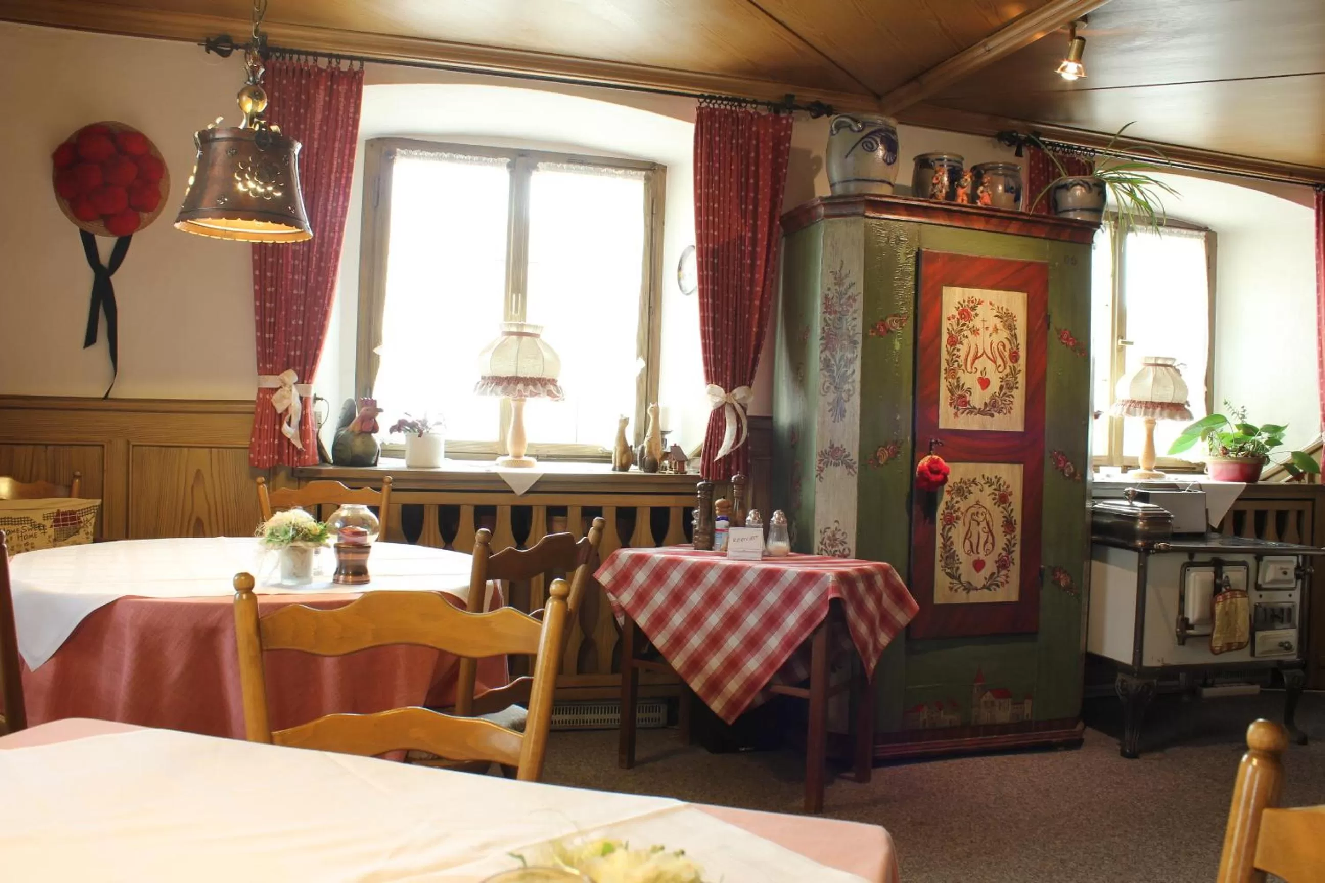 Restaurant/places to eat in Adler Post