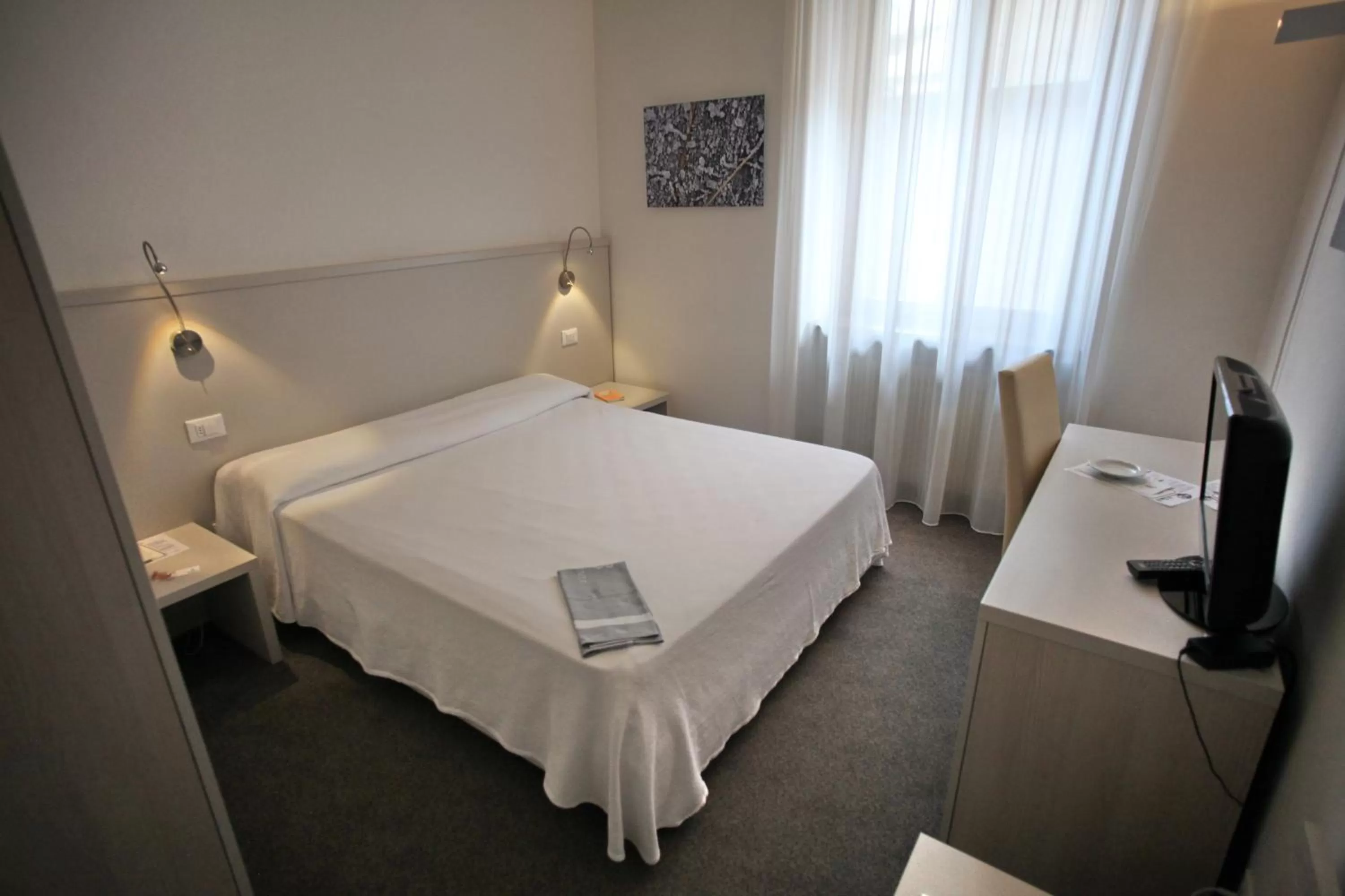 Photo of the whole room, Bed in Albergo Accademia