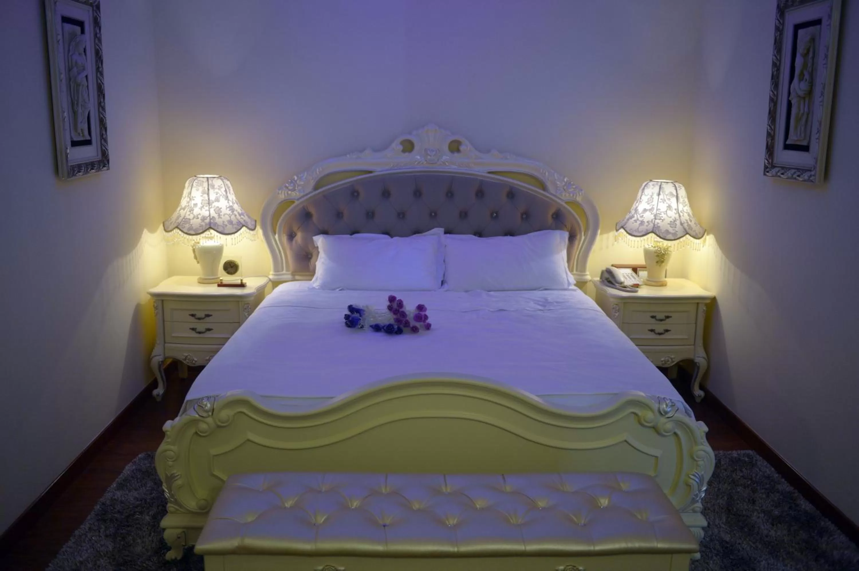 Bed in Victoria Beach Hotel