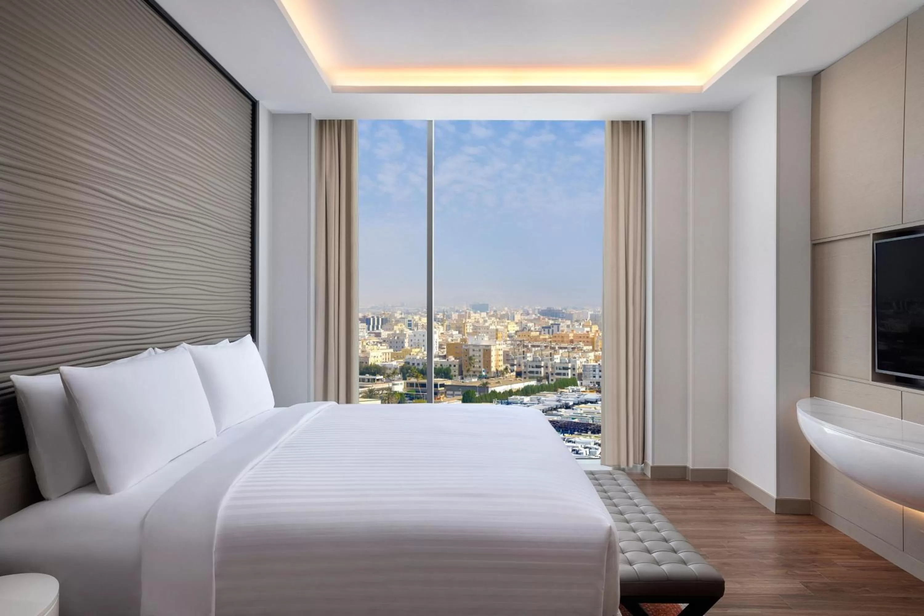 Photo of the whole room, Bed in Jeddah Marriott Hotel Madinah Road