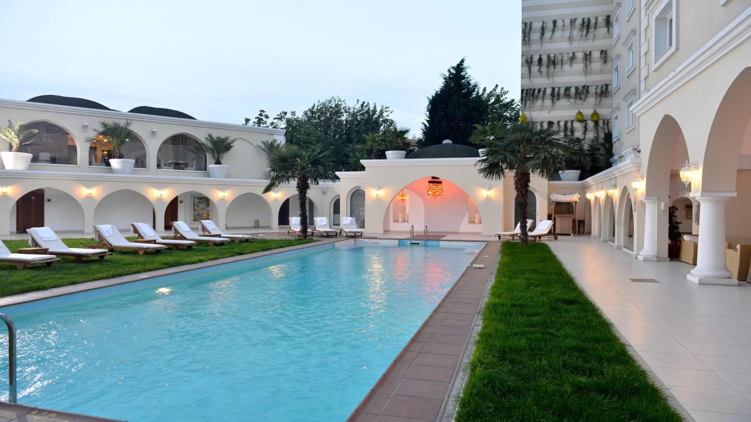 Swimming pool in Holiday Inn Istanbul City by IHG