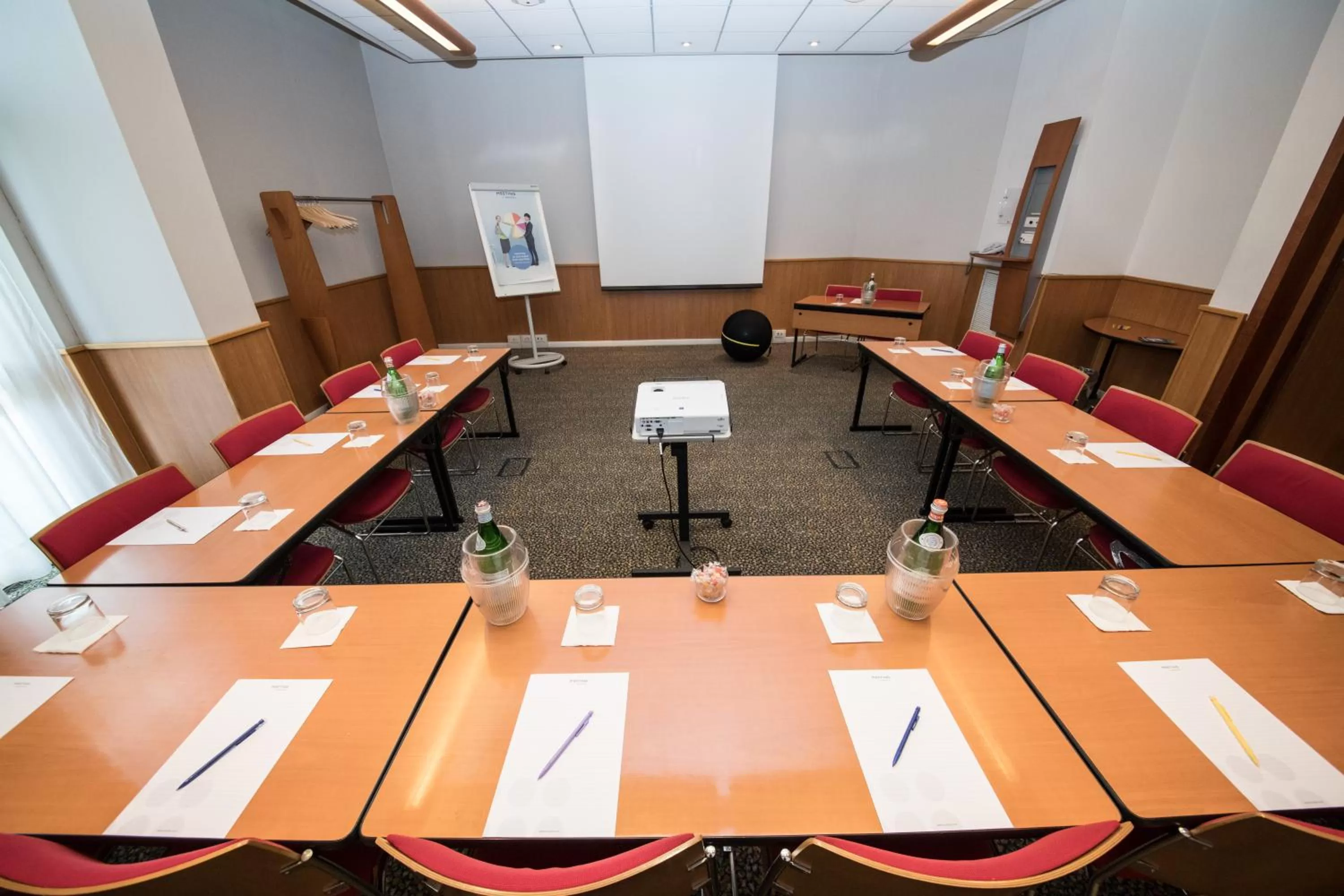 Business facilities in Novotel Roma Est