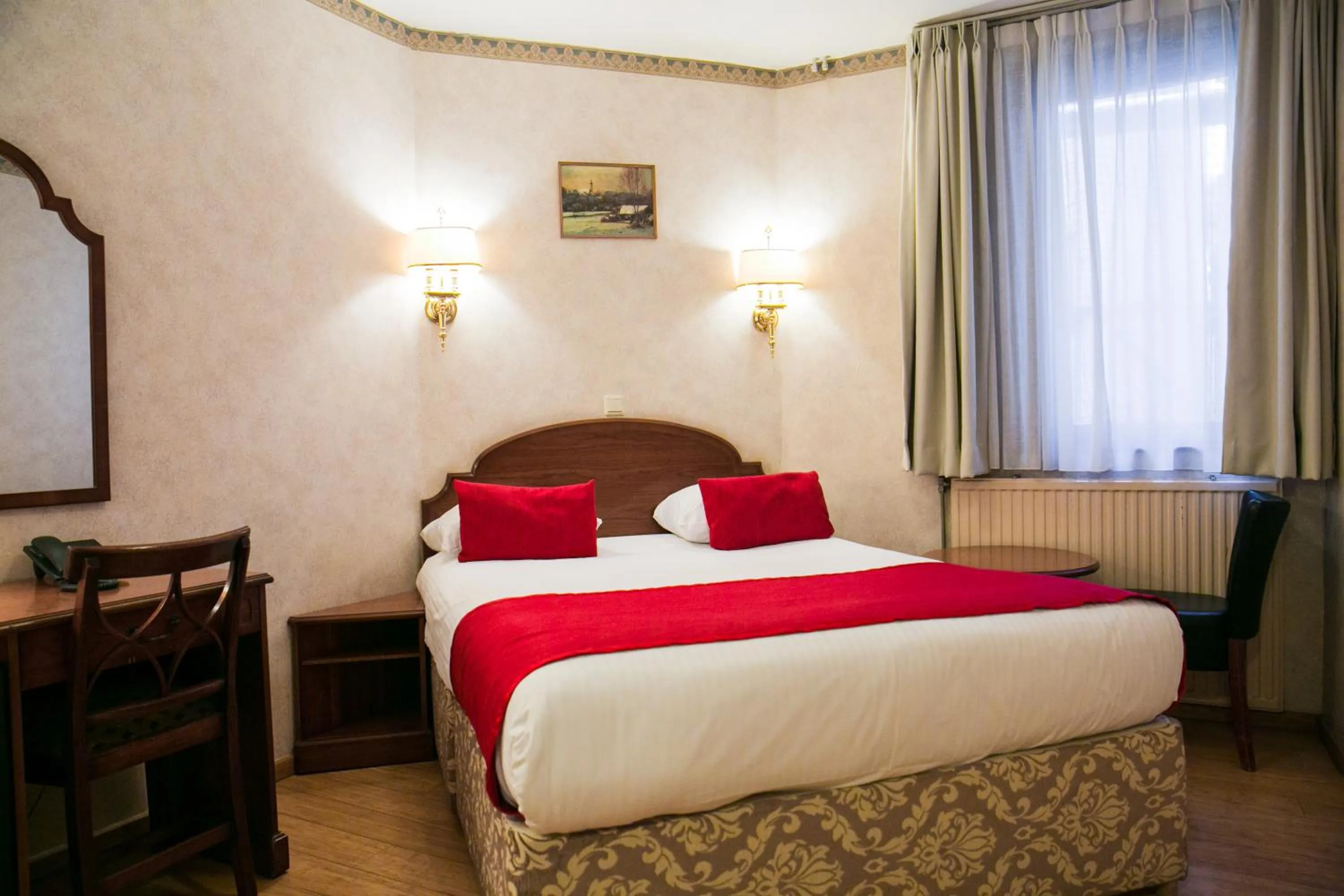 Photo of the whole room, Bed in Hotel Atlanta