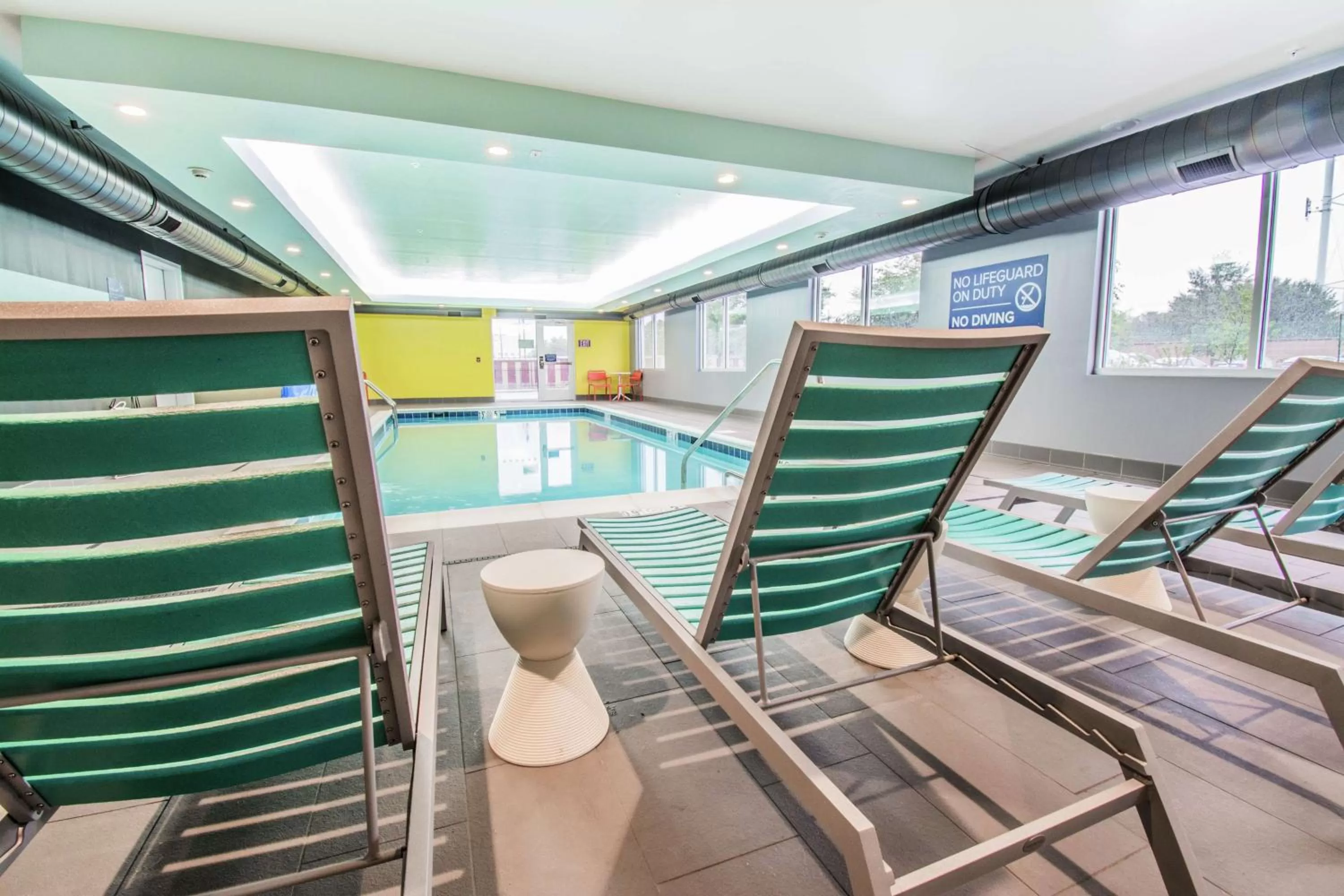 Pool view in Tru By Hilton Bowling Green