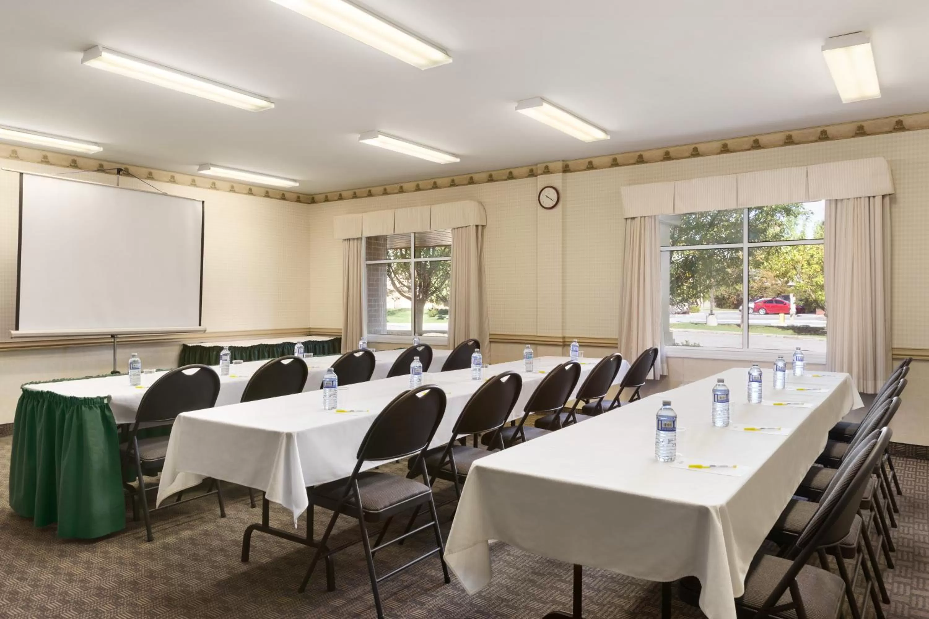 Day in Days Inn by Wyndham Ottawa Airport