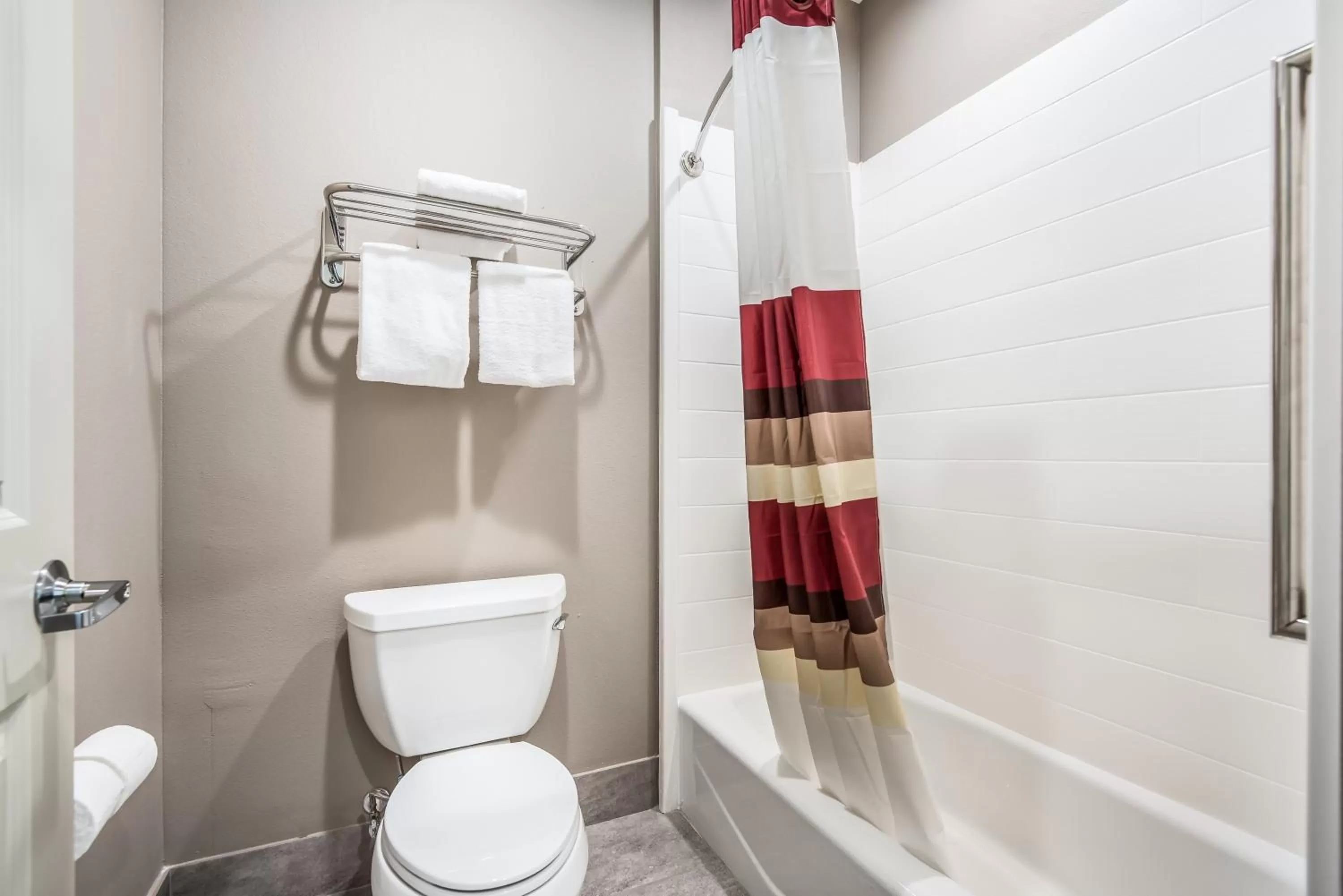 Bathroom in Red Roof Inn Baytown