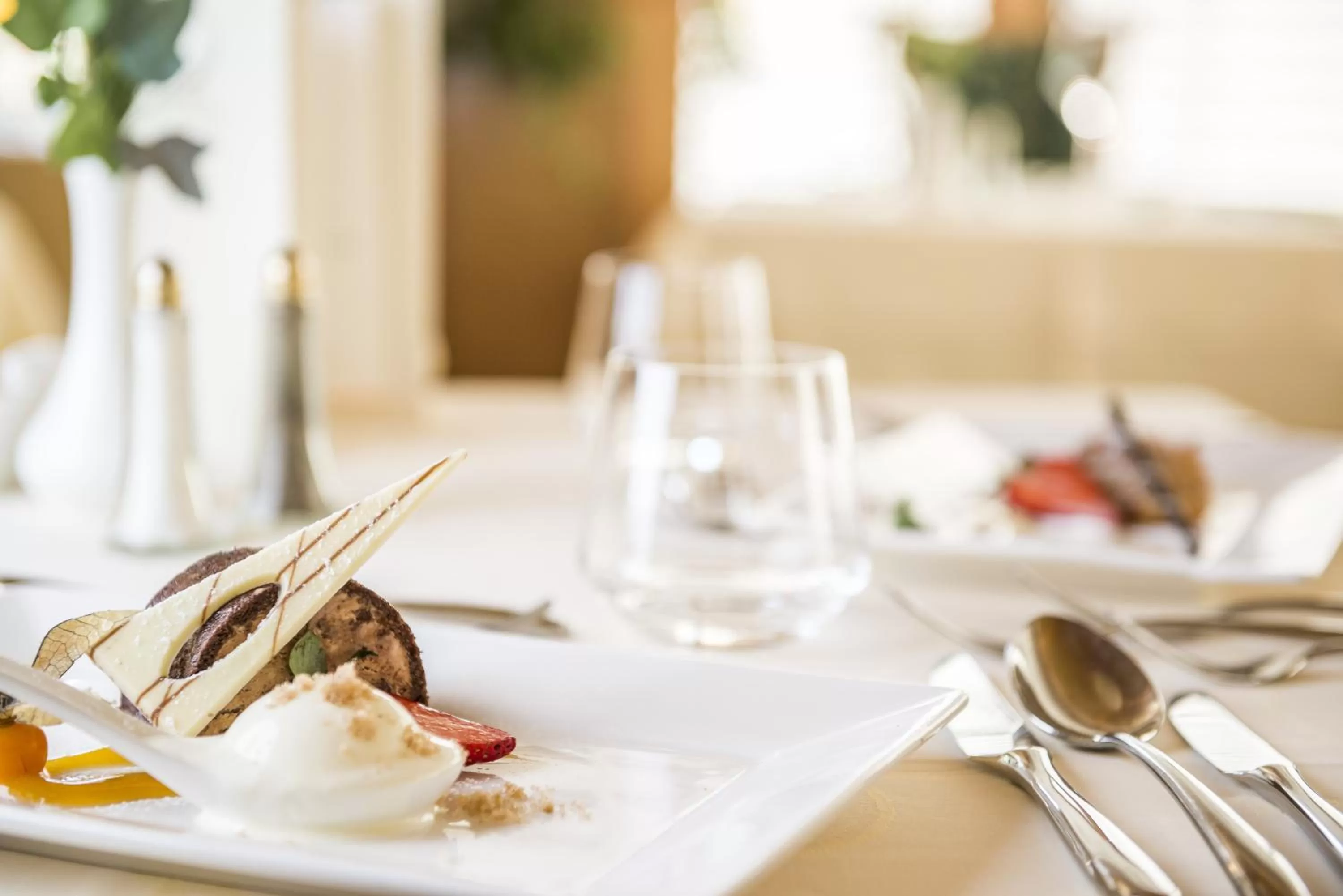 Restaurant/places to eat in Hotel Sonnenburg