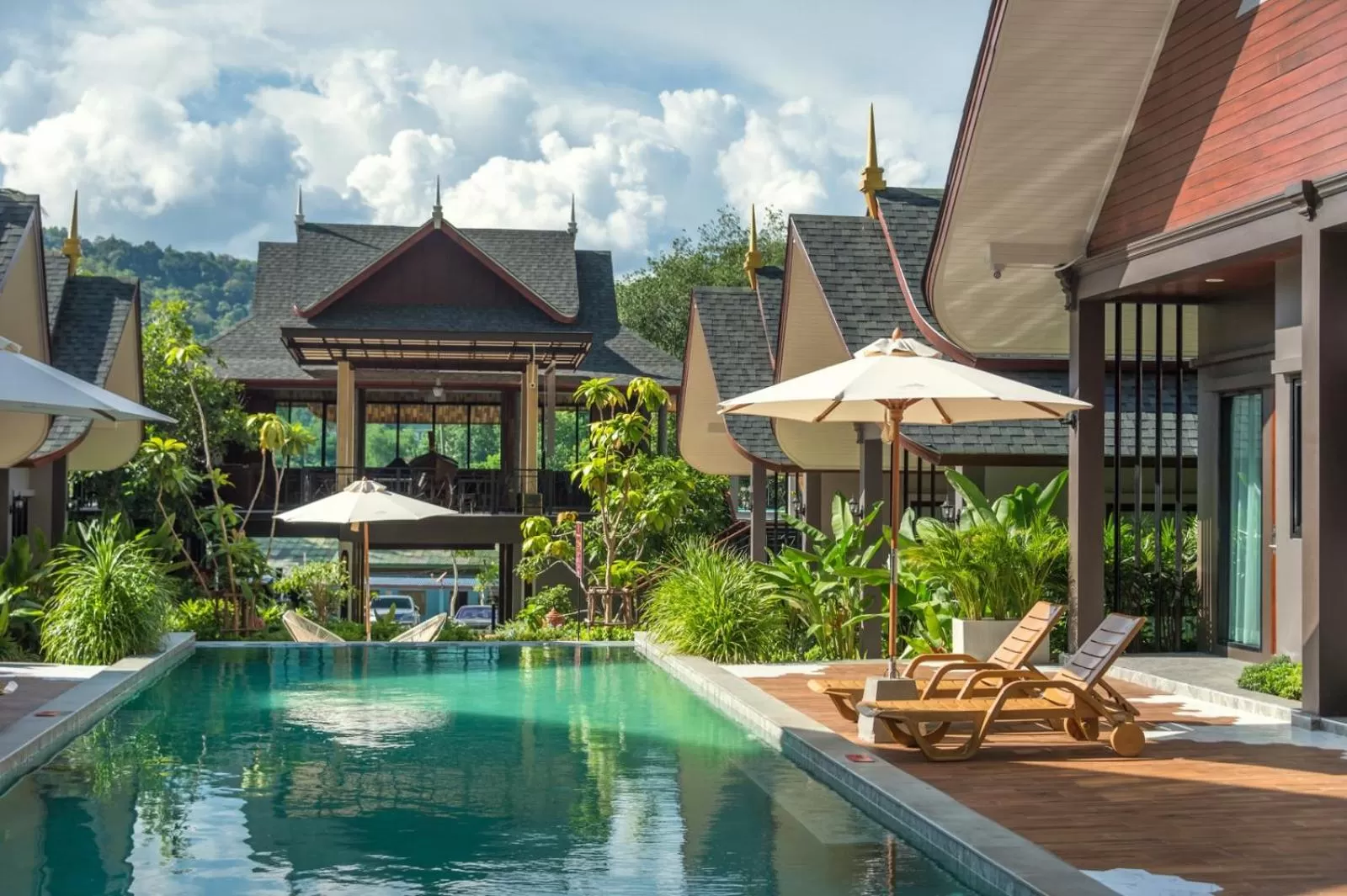 Restaurant/places to eat in The Scene Cliff View Villas