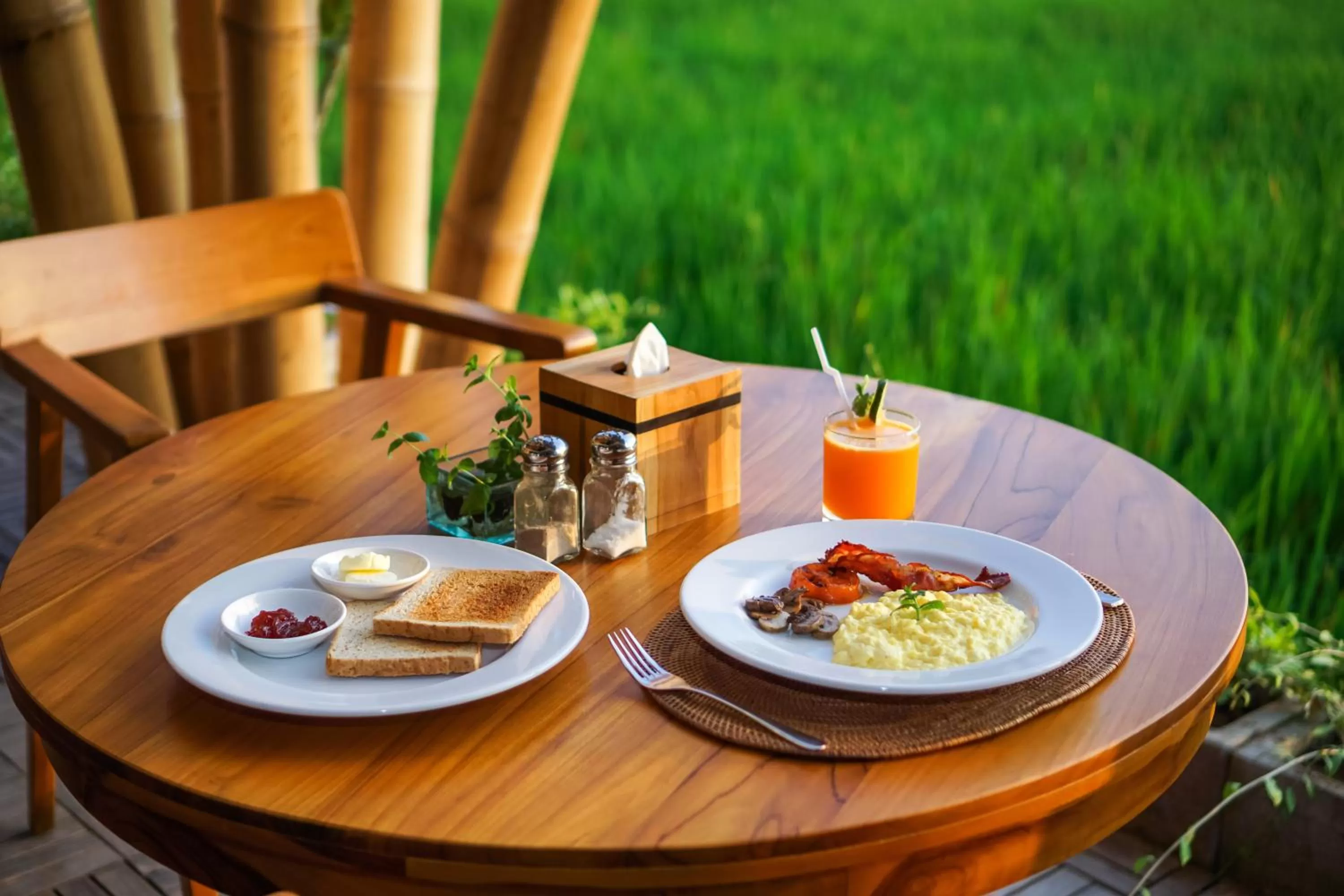 Restaurant/places to eat in Wadari Retreat Villa Ubud
