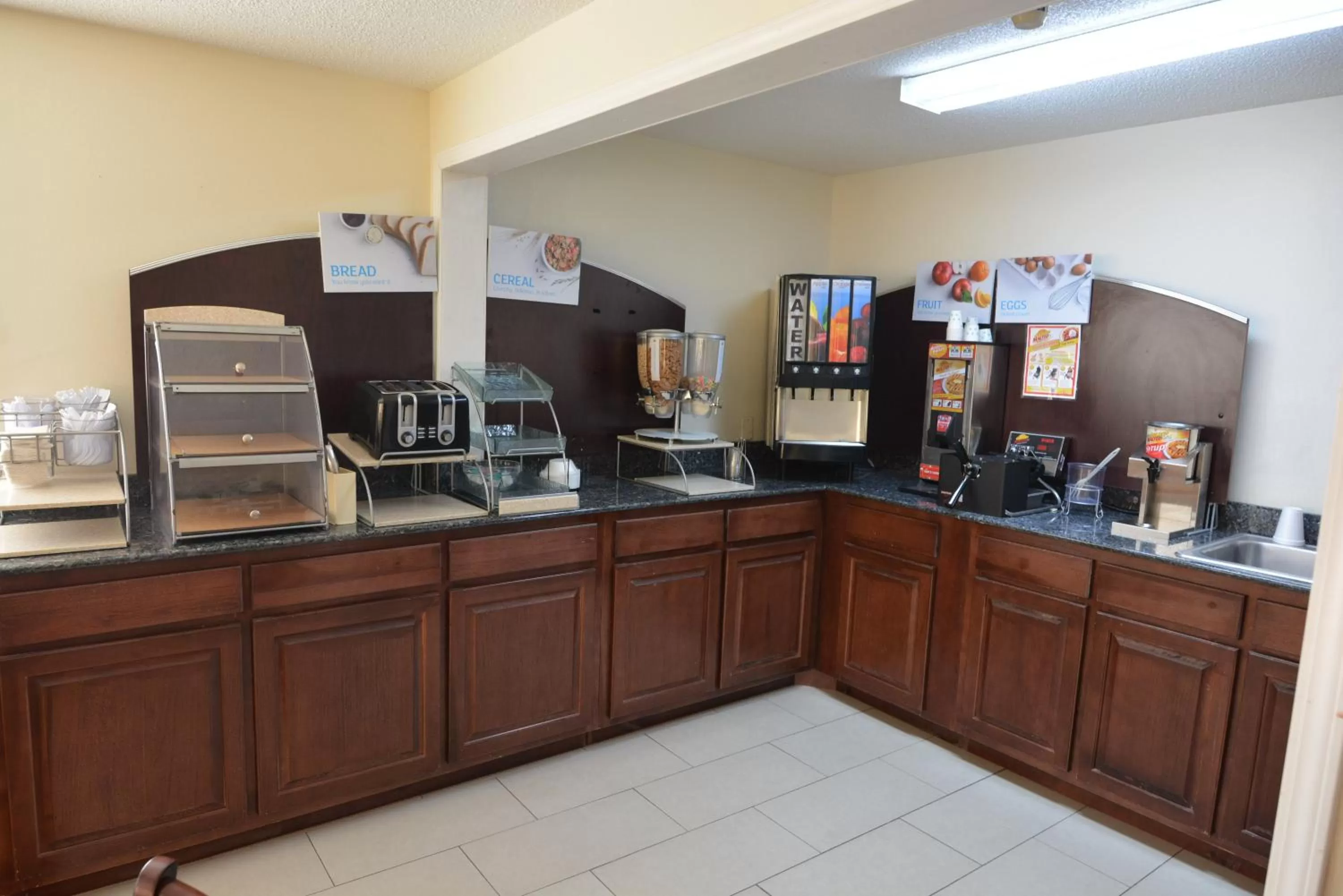 Breakfast in Jameson Inn and Suites Hazelhurst