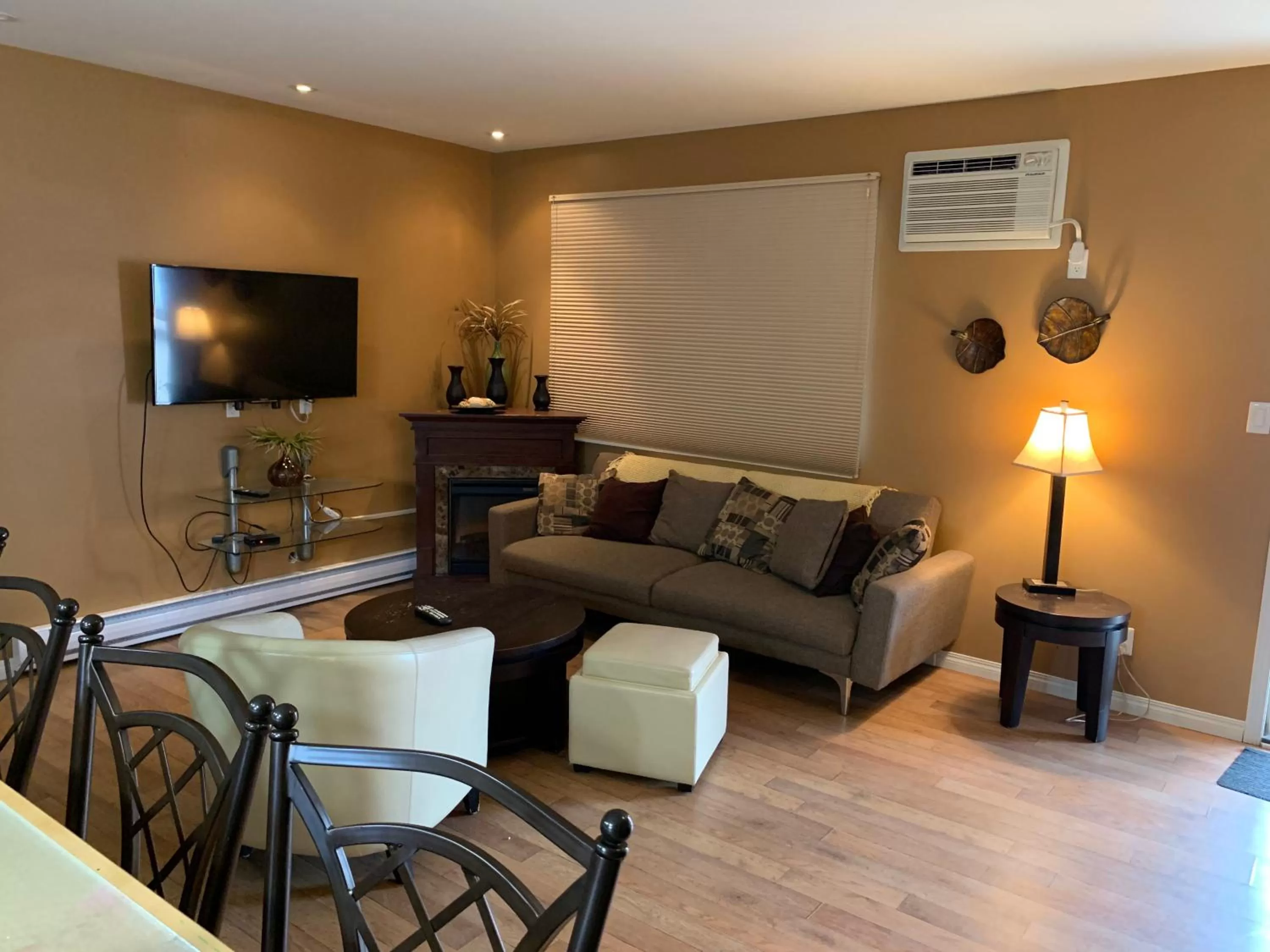 Living room in Dauphin Inn Express