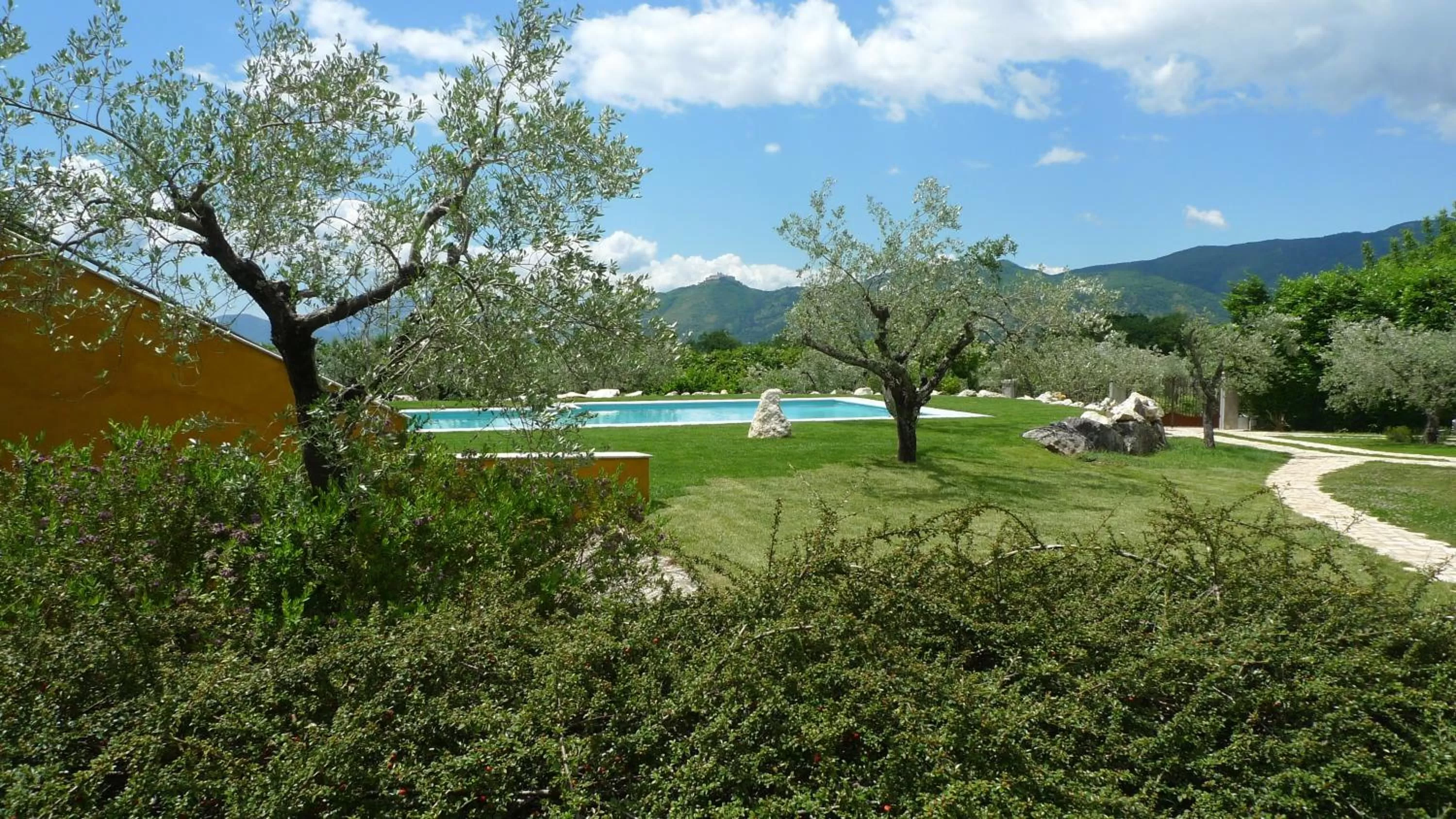 Swimming pool in Le Ninfee