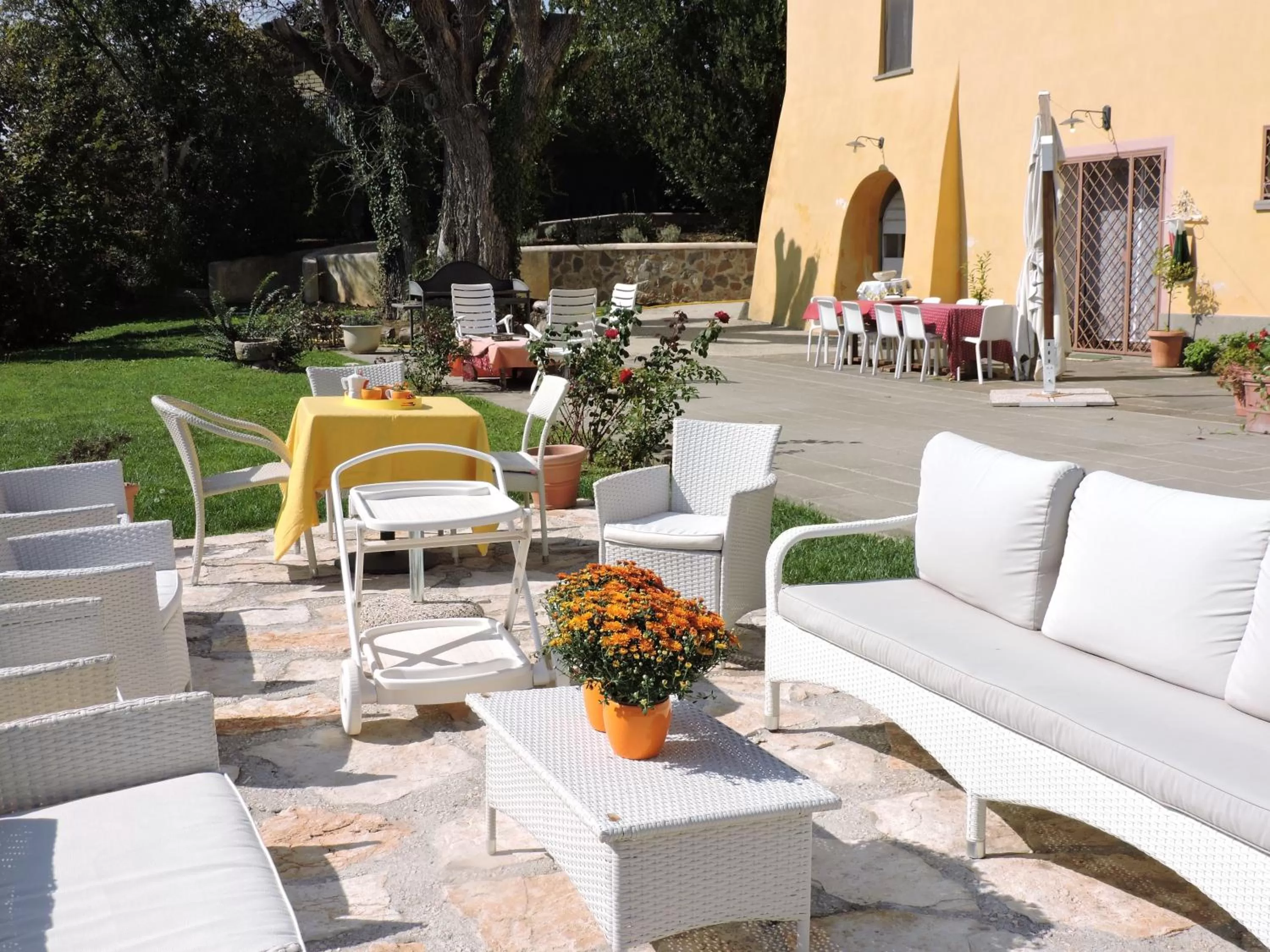 Patio in Casale Fedele Relax B&B Vicino al Borgo