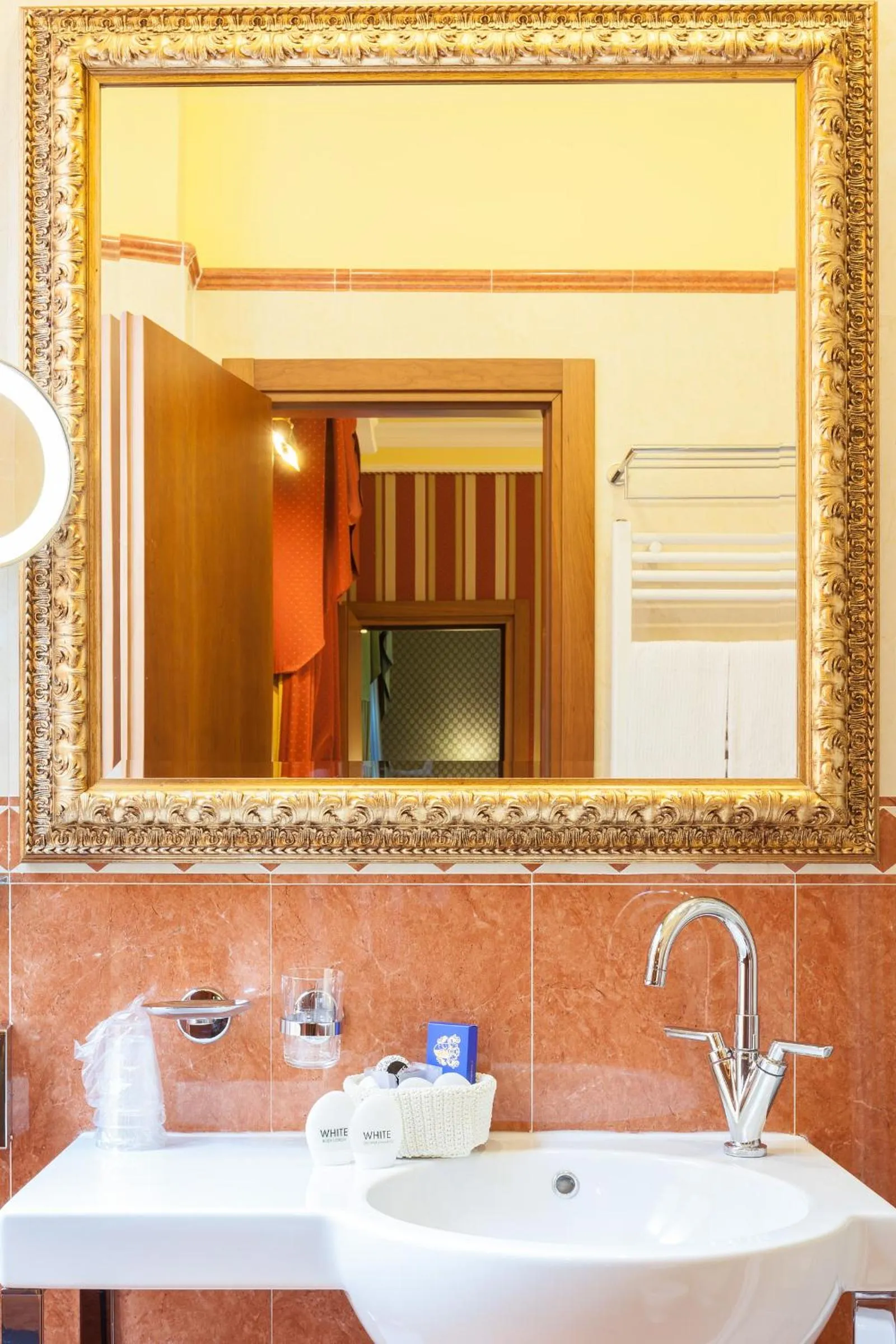 Bathroom in Hotel Manfredi Suite In Rome