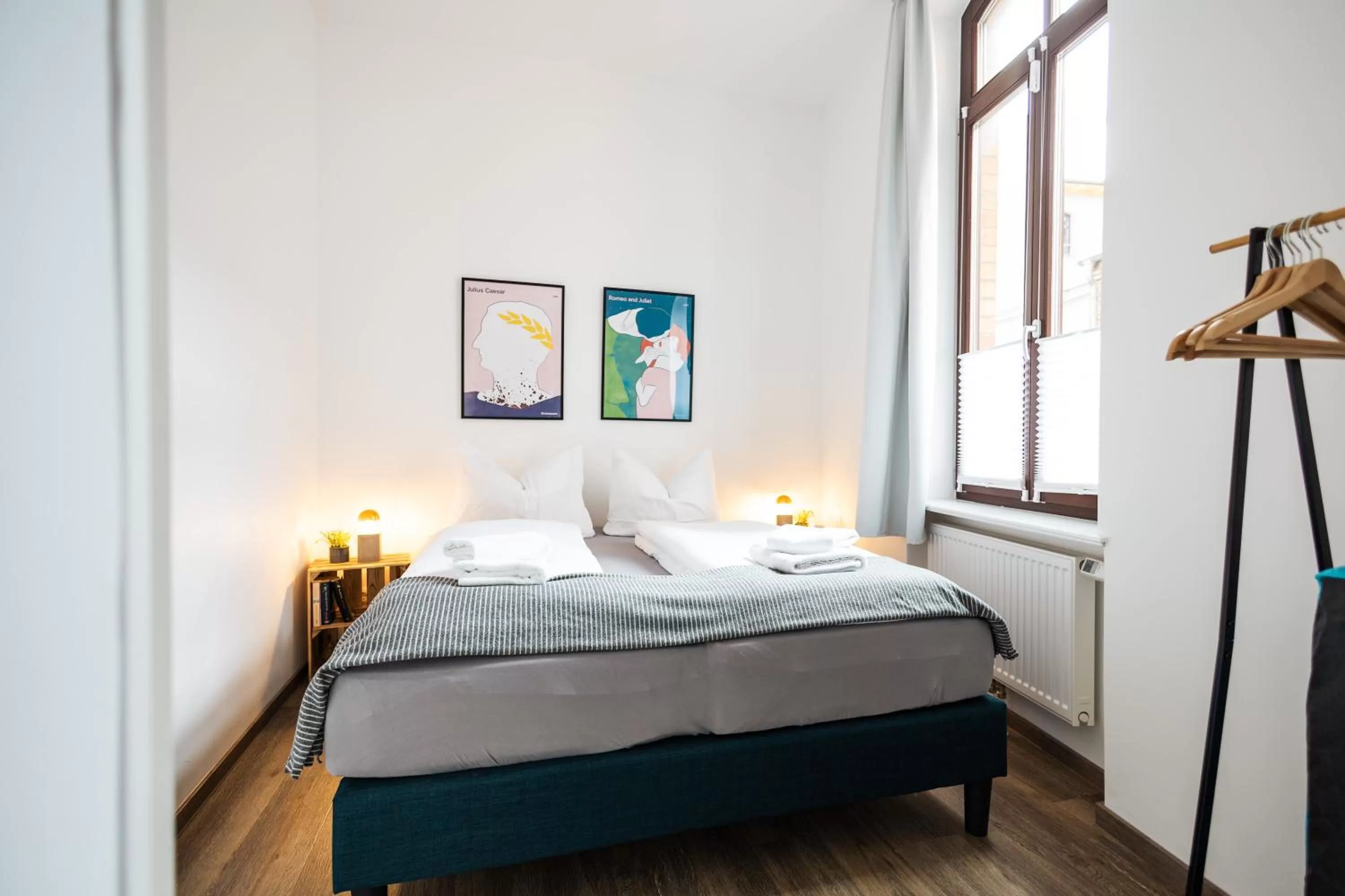 Bed in Apartments am Neuen Theater - Altstadt - Zentral - Küche - Wifi - Powered by Ko-Living