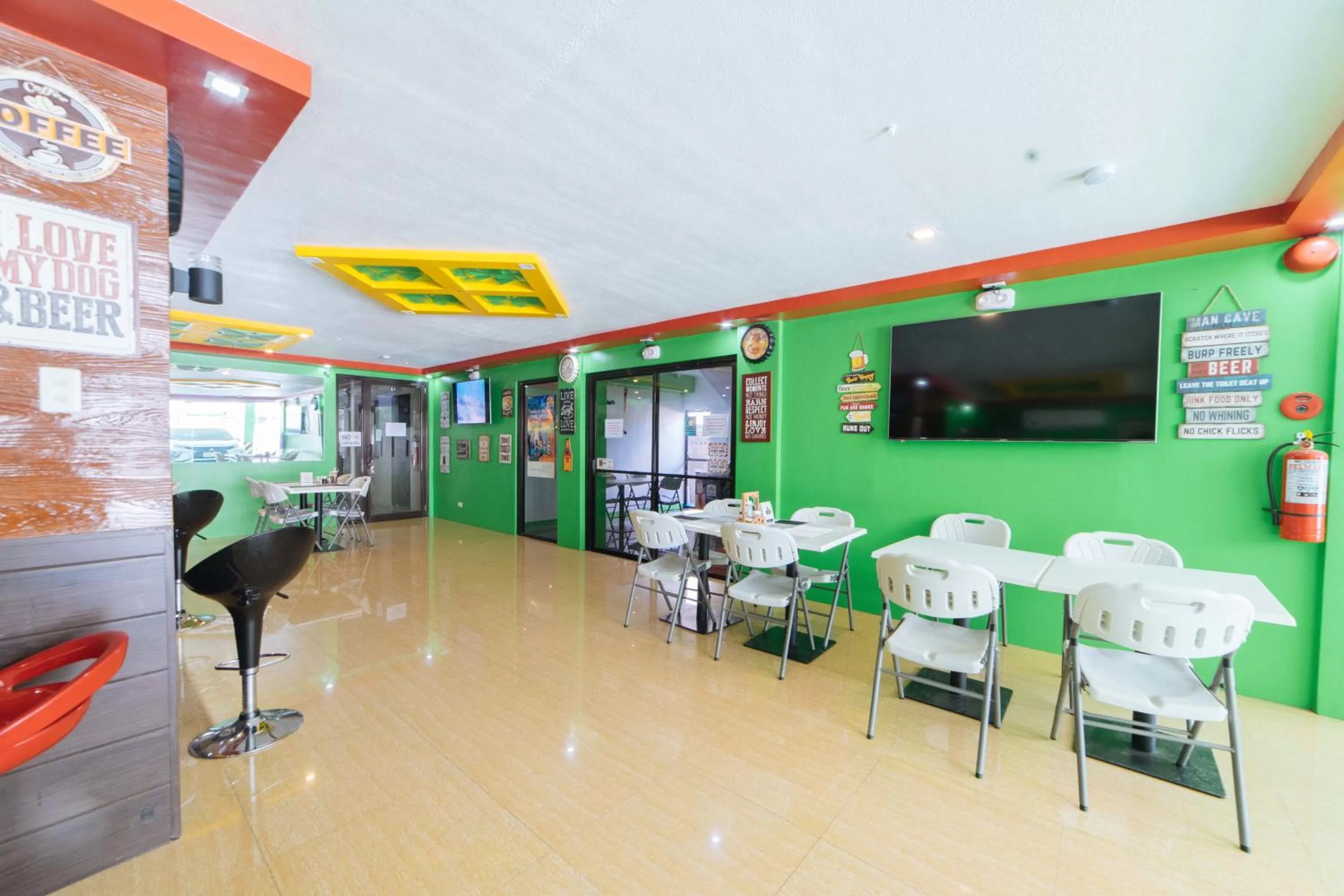 TV and multimedia in RedDoorz near Notre Dame of Dadiangas University