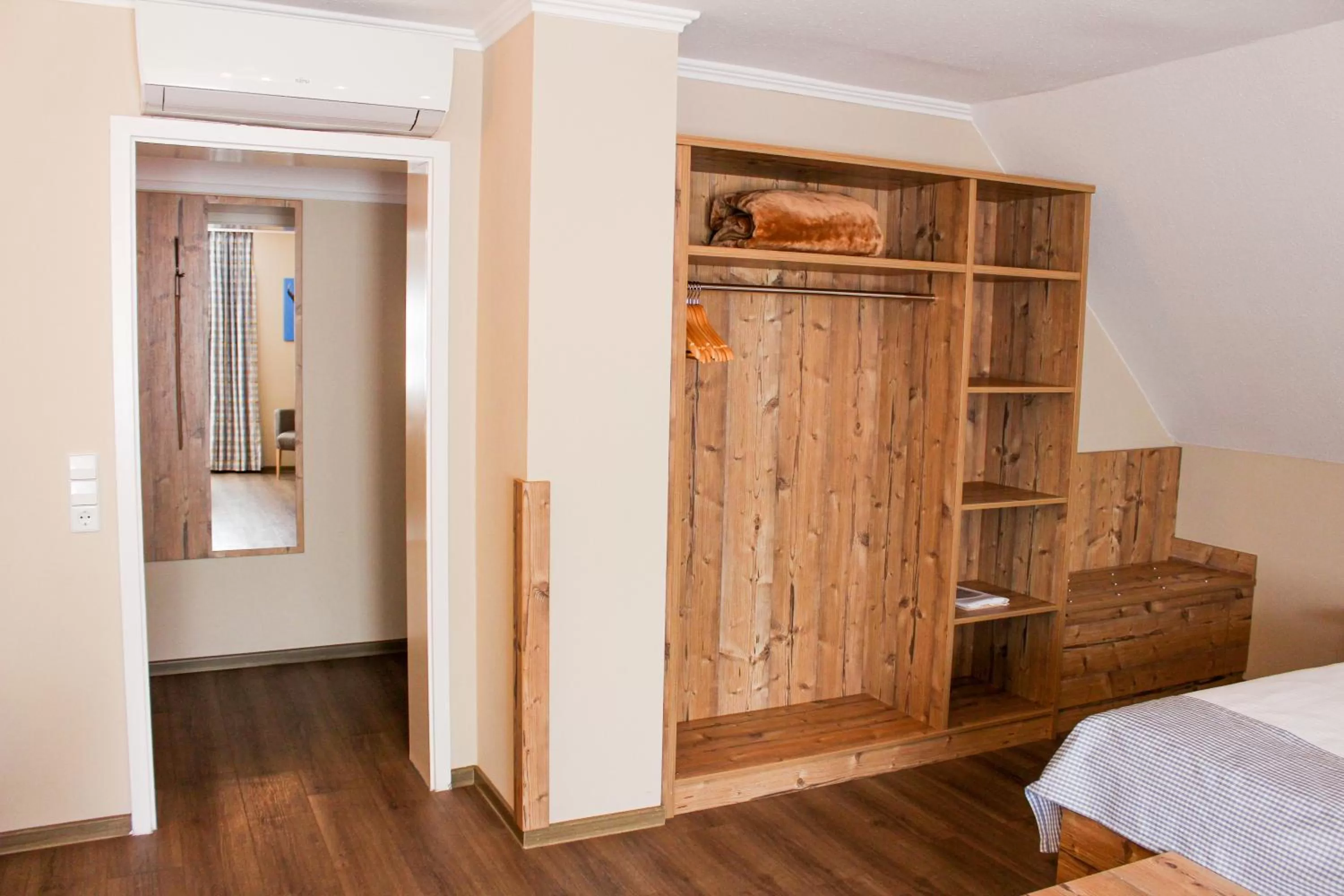 Photo of the whole room, Bed in Hotel & Restaurant Zum Reussenstein