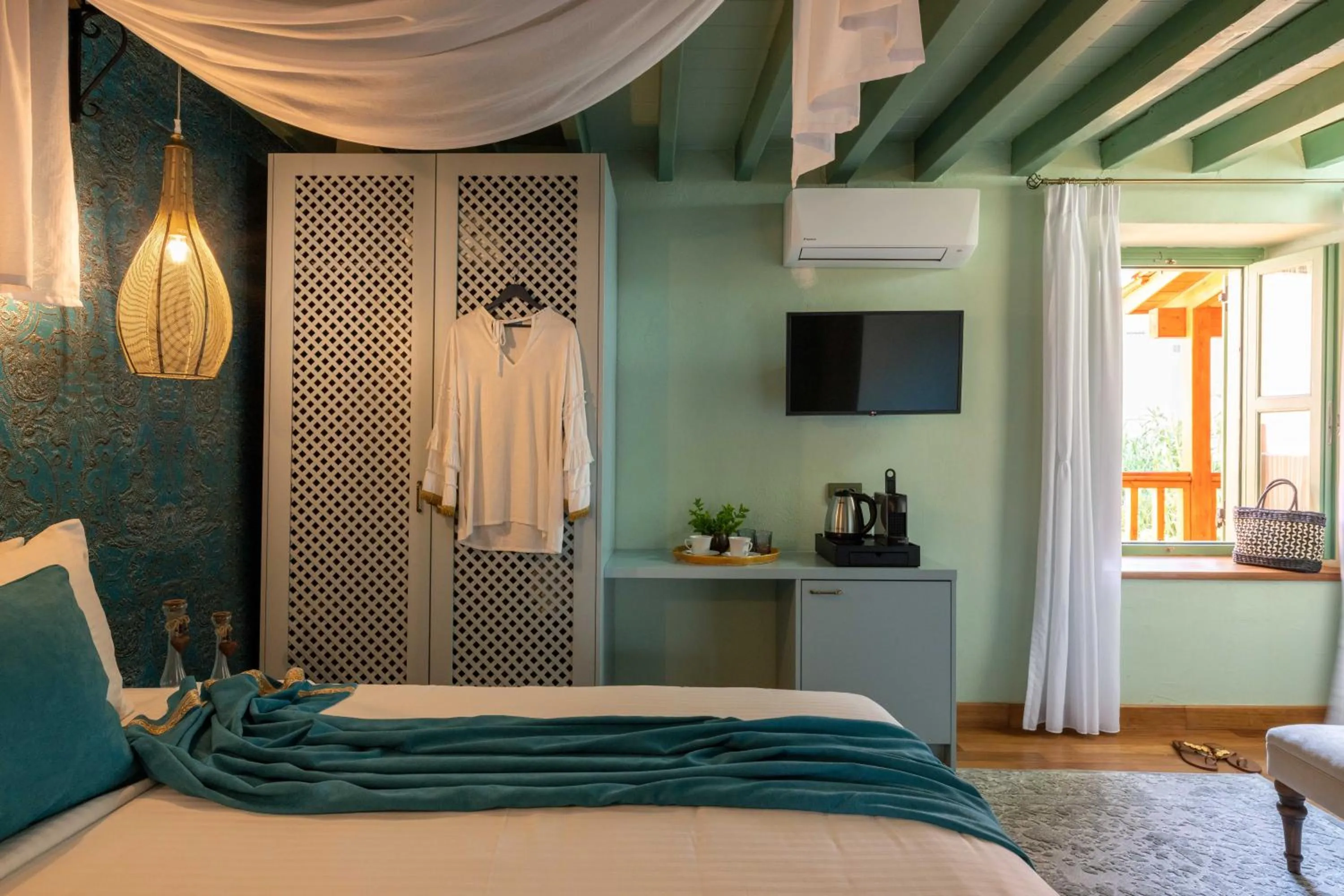 TV and multimedia, Bed in Sperveri Boutique Hotel