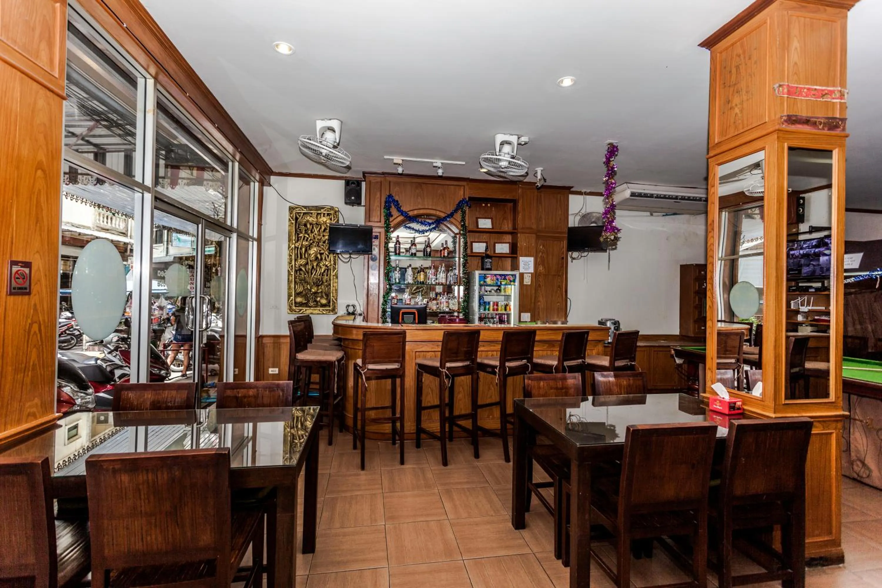 Restaurant/places to eat in Andaman Sea Patong