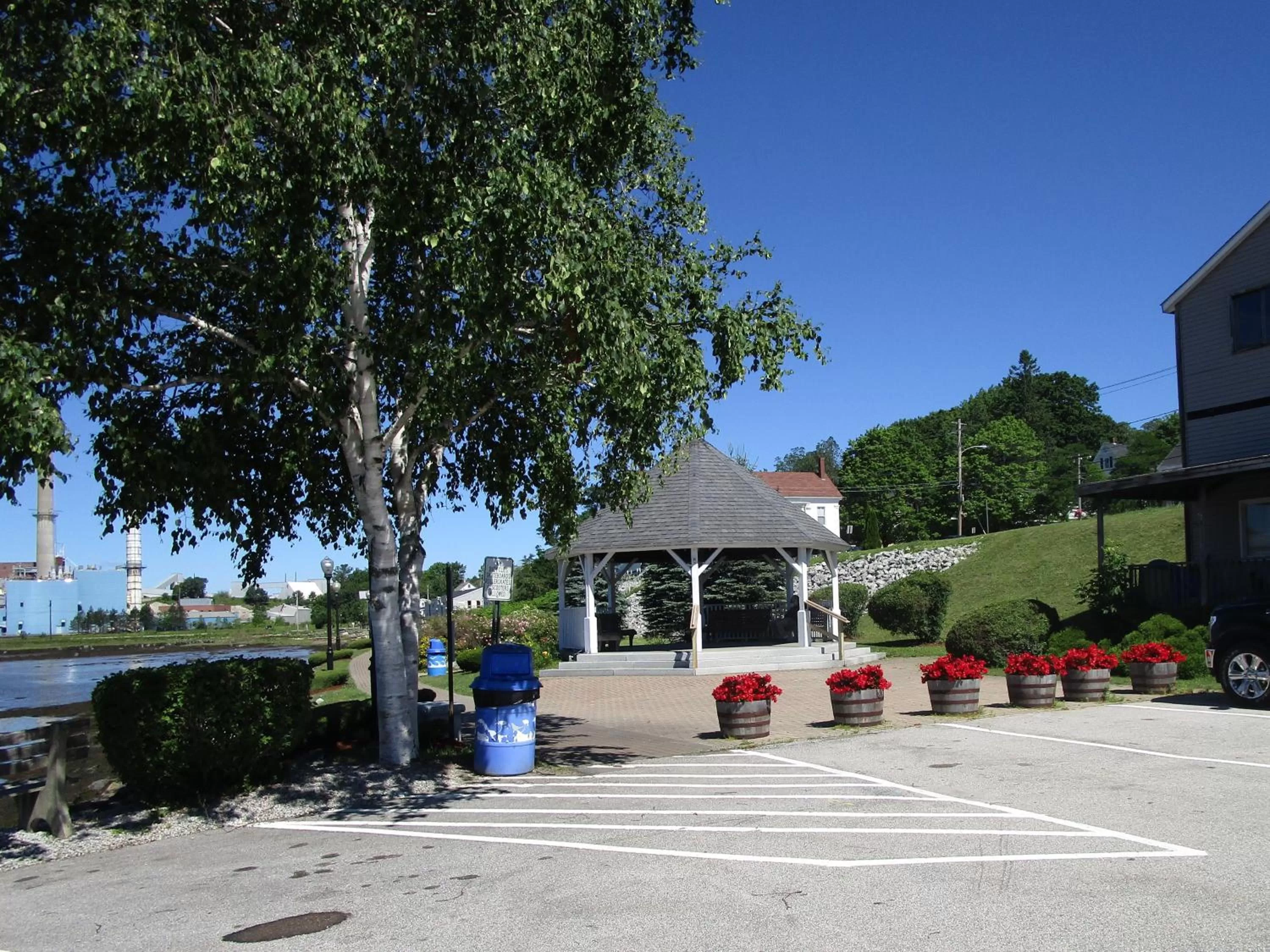 Natural landscape in Fort Knox Inn