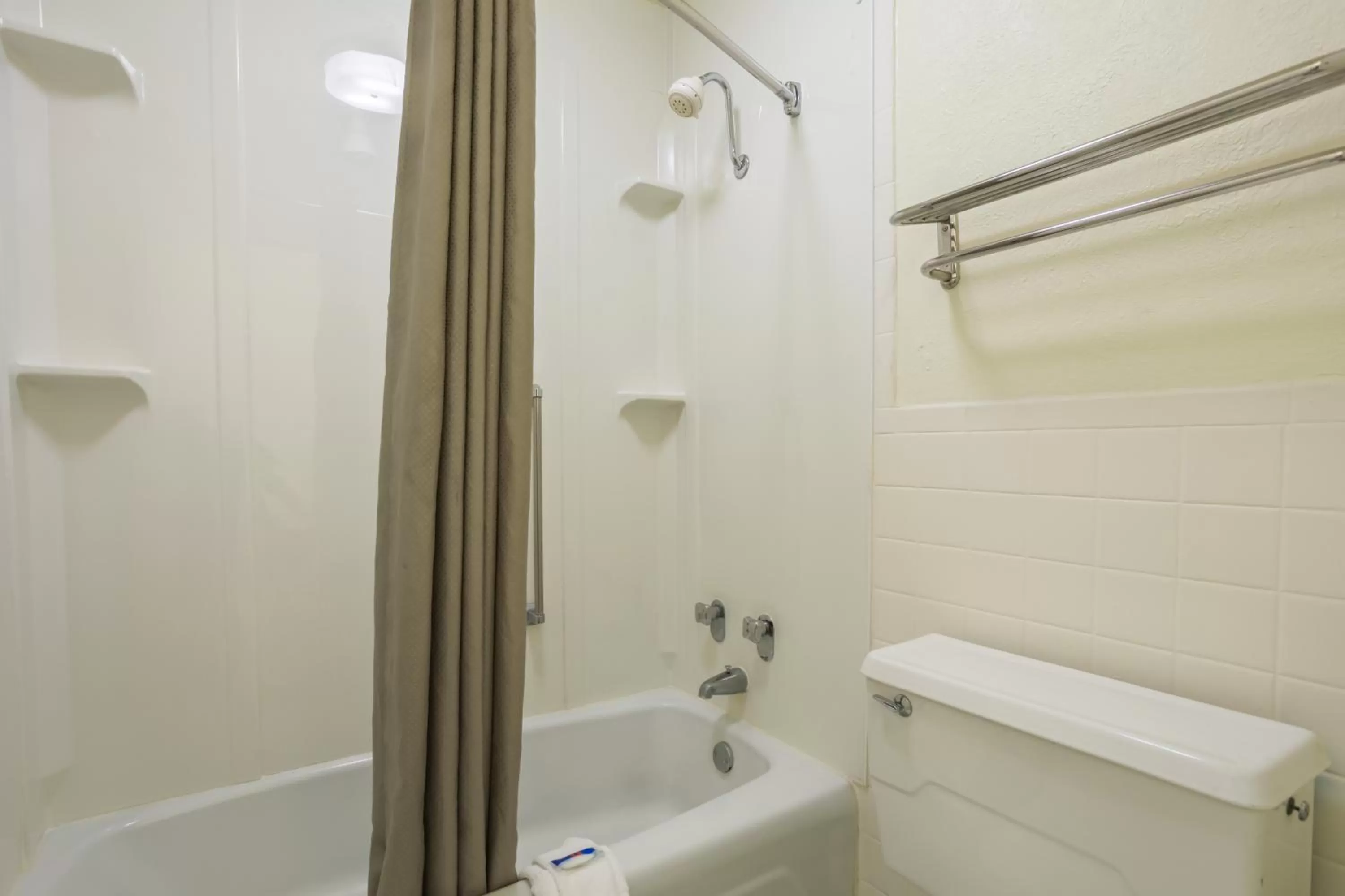 Shower in Motel 6-Spring Hill, FL - Weeki Wachee