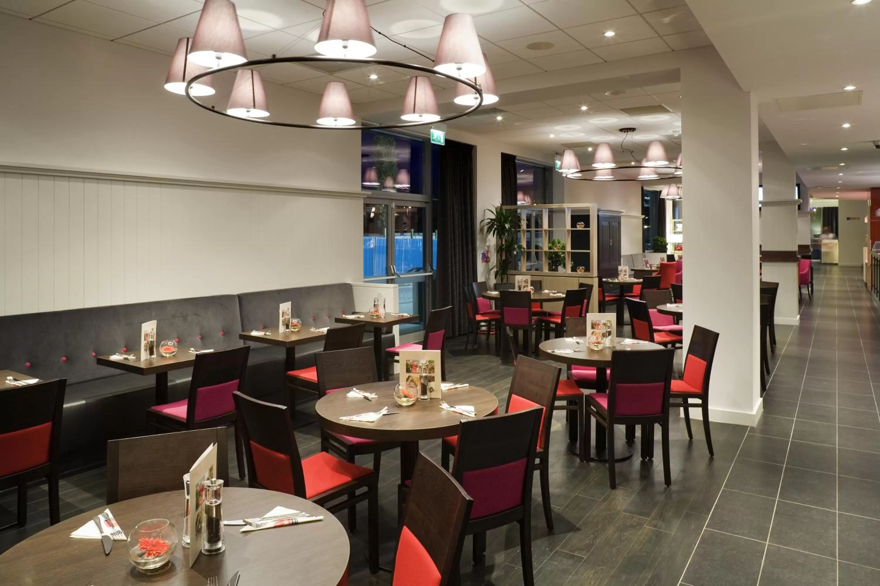 Restaurant/places to eat in ibis Bristol Temple Meads