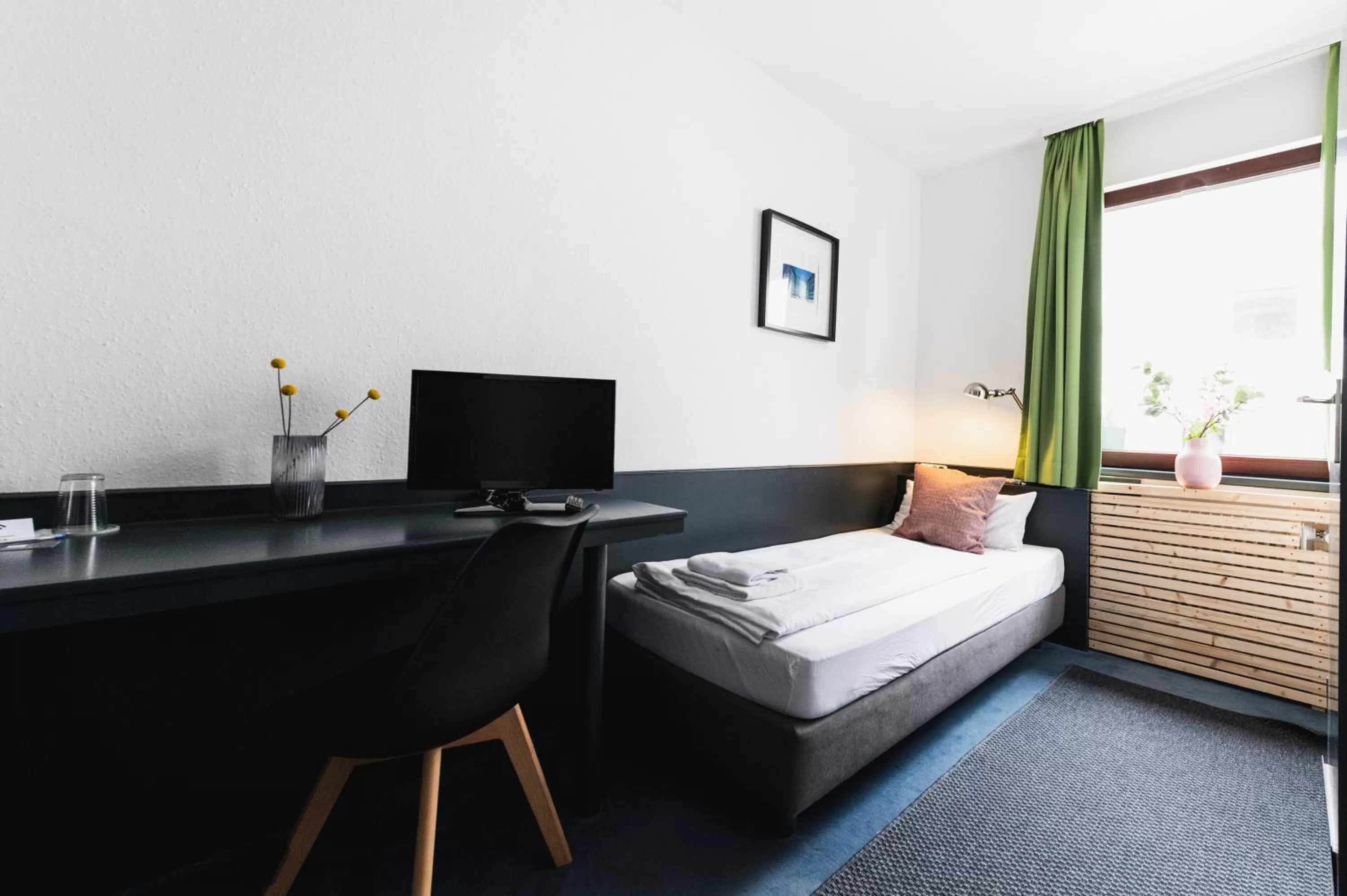 Bed in City Hotel Fellbach 24H CHECK-IN