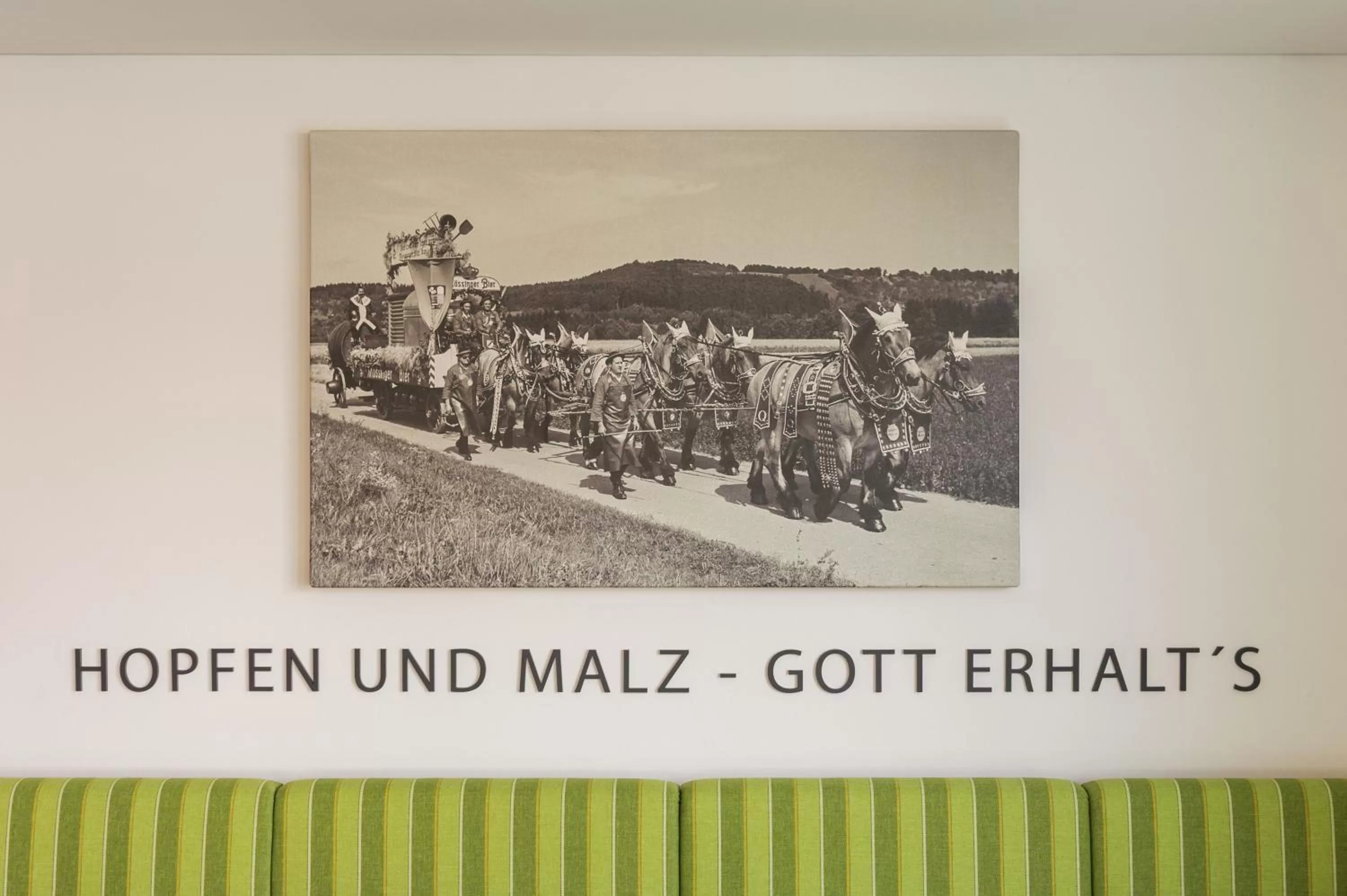 Text overlay in Fischer's Hotel Brauhaus 24h Self Check In