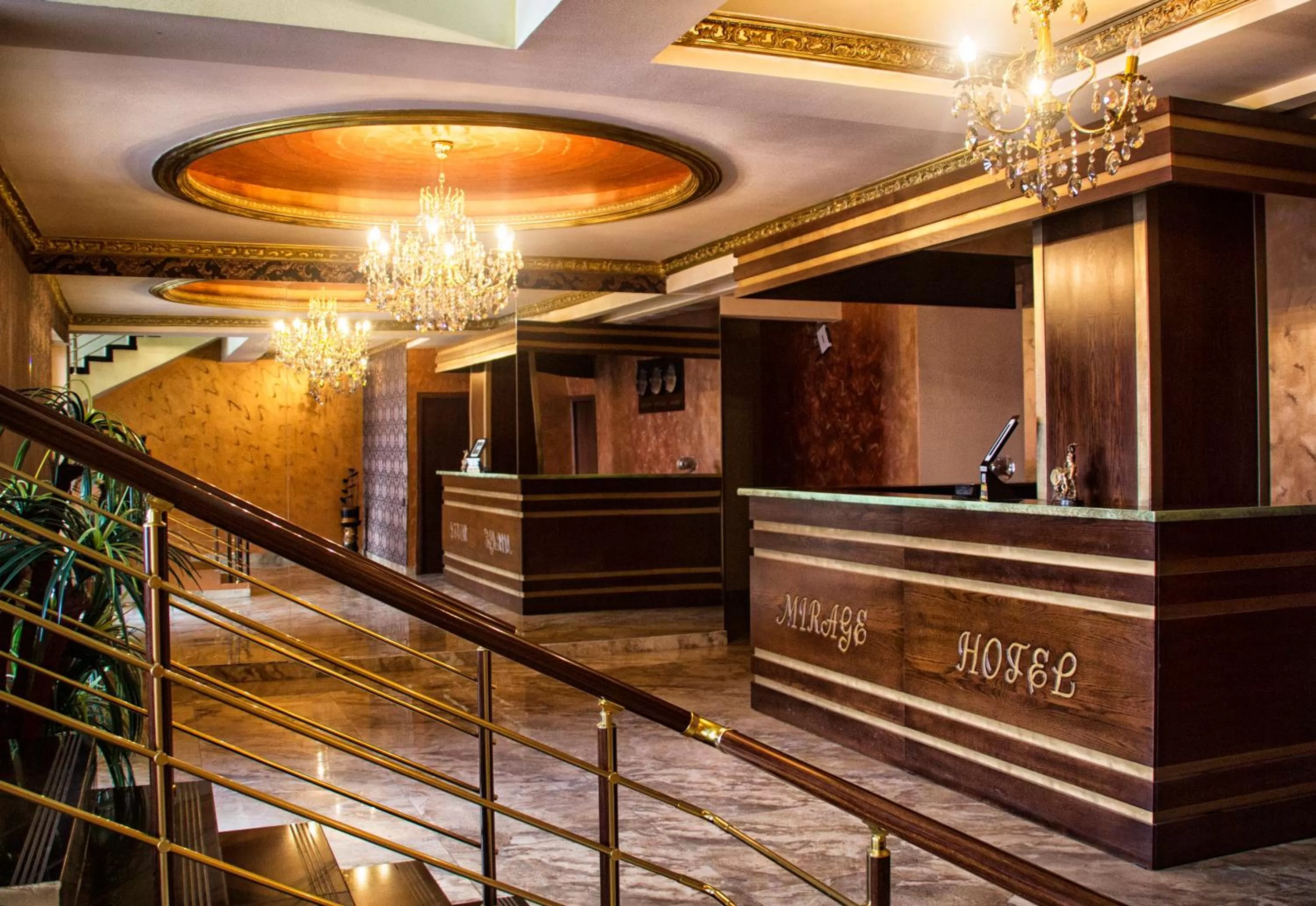 Communal lounge/ TV room, Lobby/Reception in Mirage Hotel