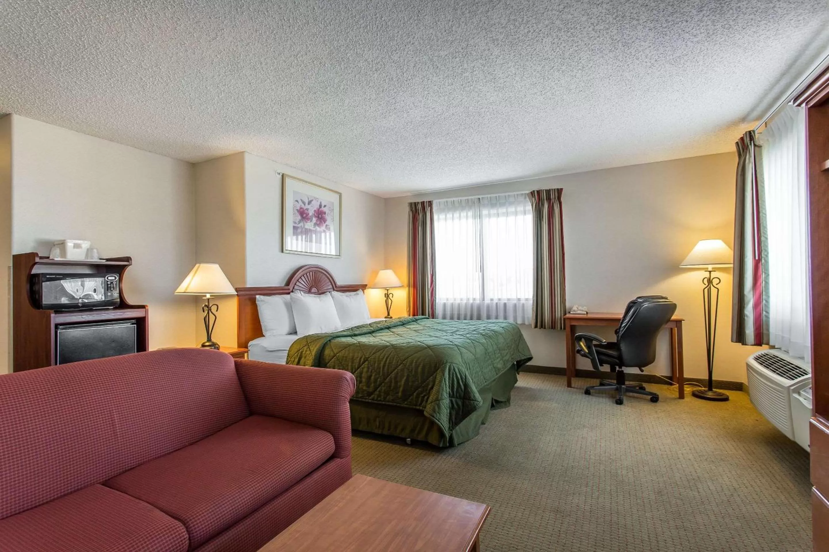 Photo of the whole room, Bed in Quality Inn Delta Gateway to Rocky Mountains