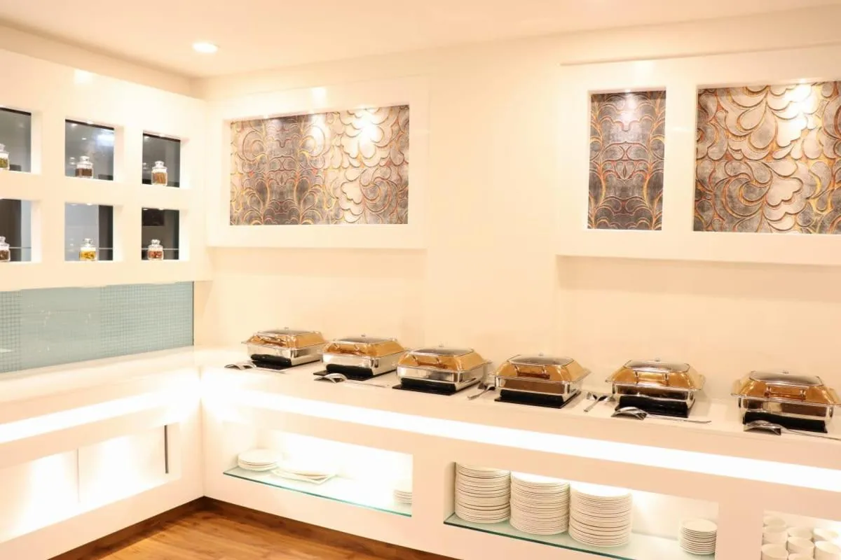 Food in Hotel Pushp Villa Agra Taj East Gate