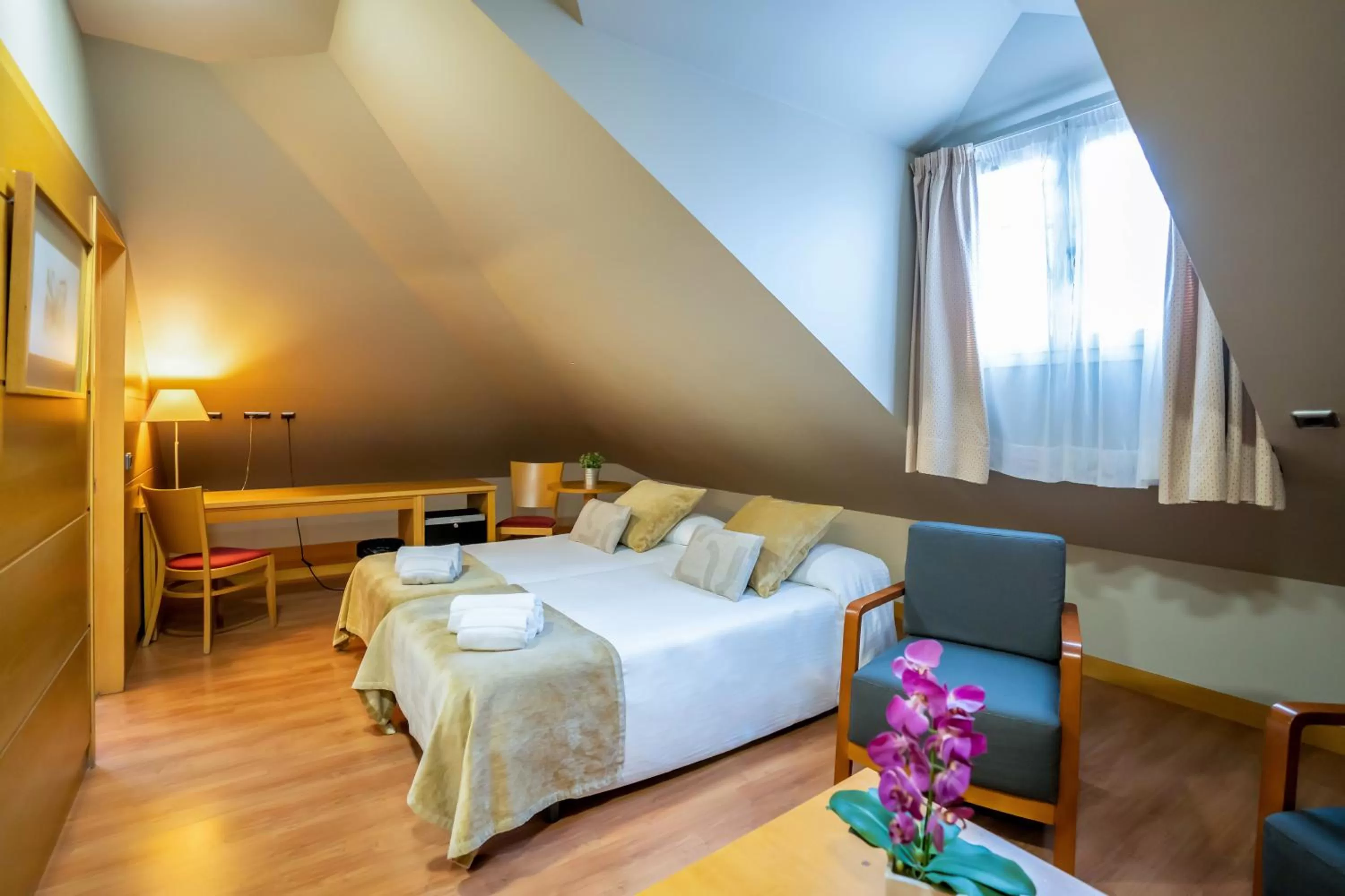 Bedroom, Bed in Victoria 4 Puerta del Sol