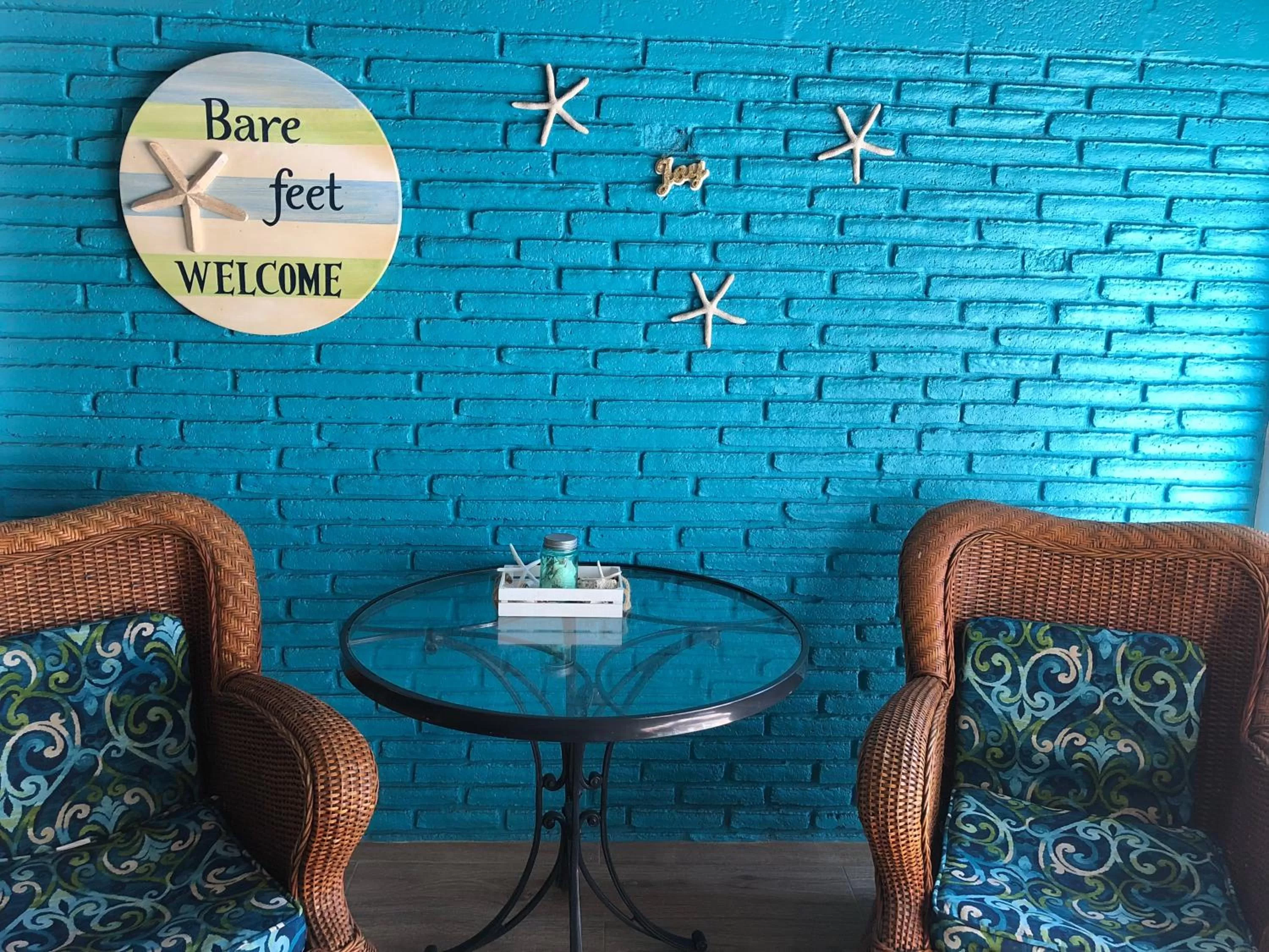 Seating area in Courtyard Villa Hotel