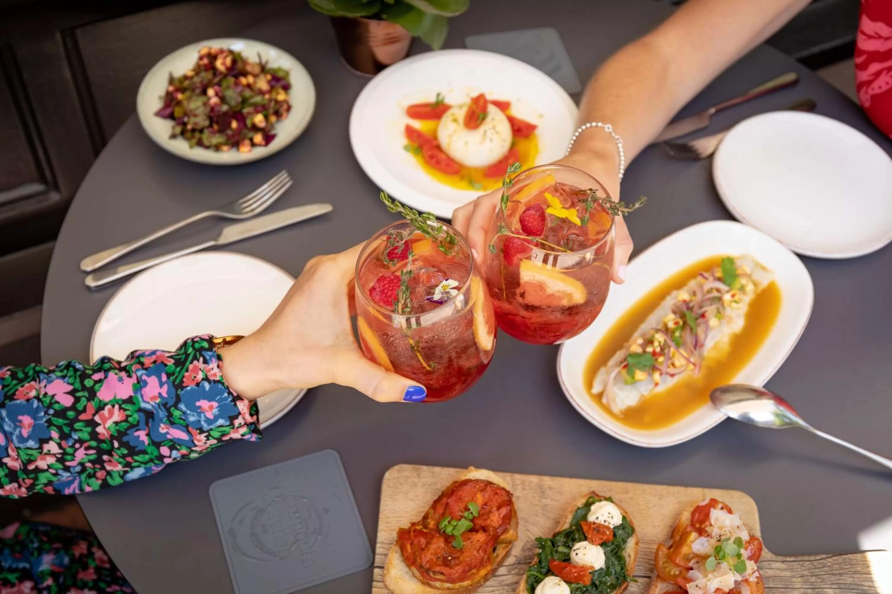 Restaurant/places to eat in Radisson Blu Hotel, London Mercer Street