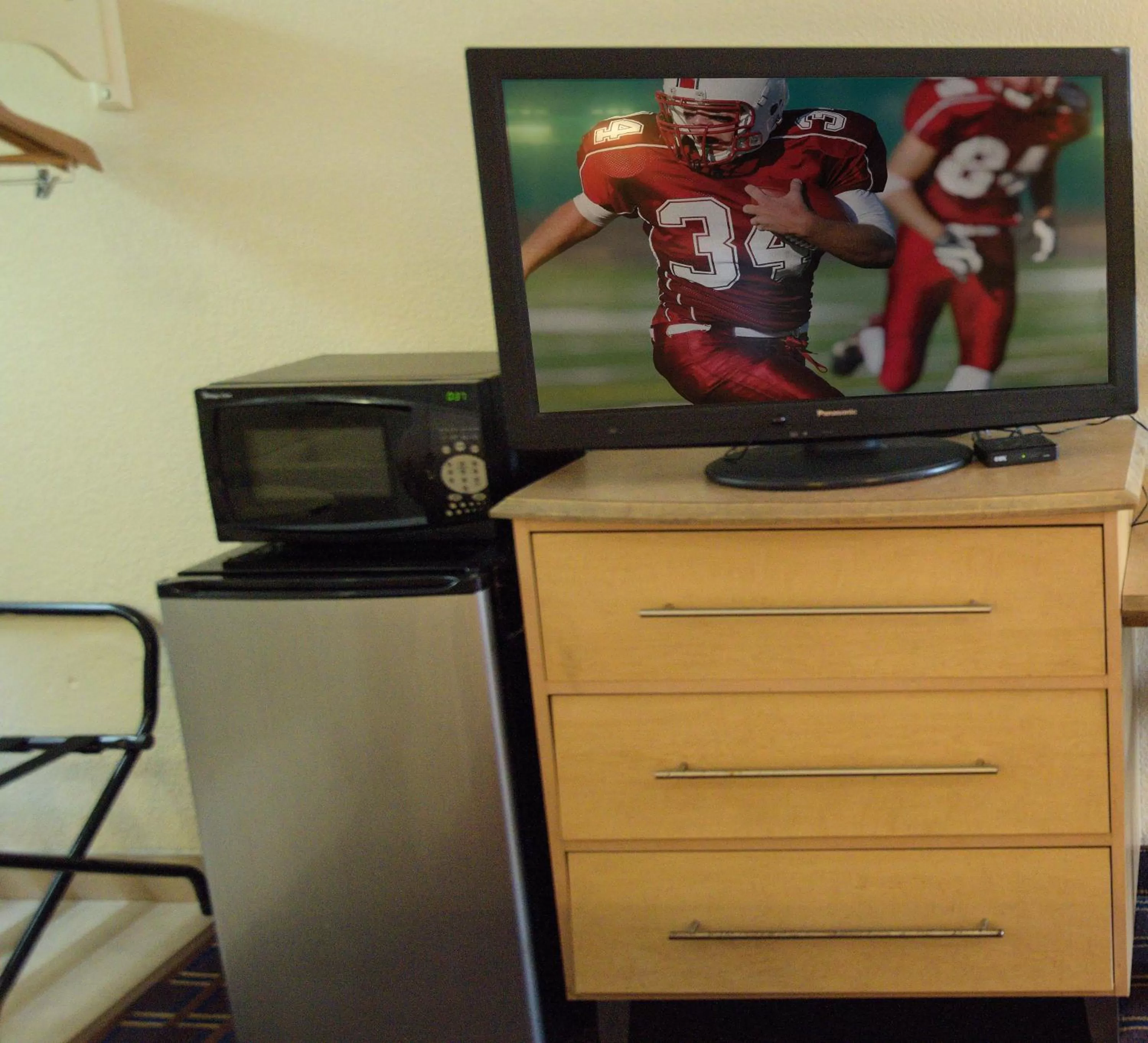 Bedroom in Red Roof Inn Lafayette, LA